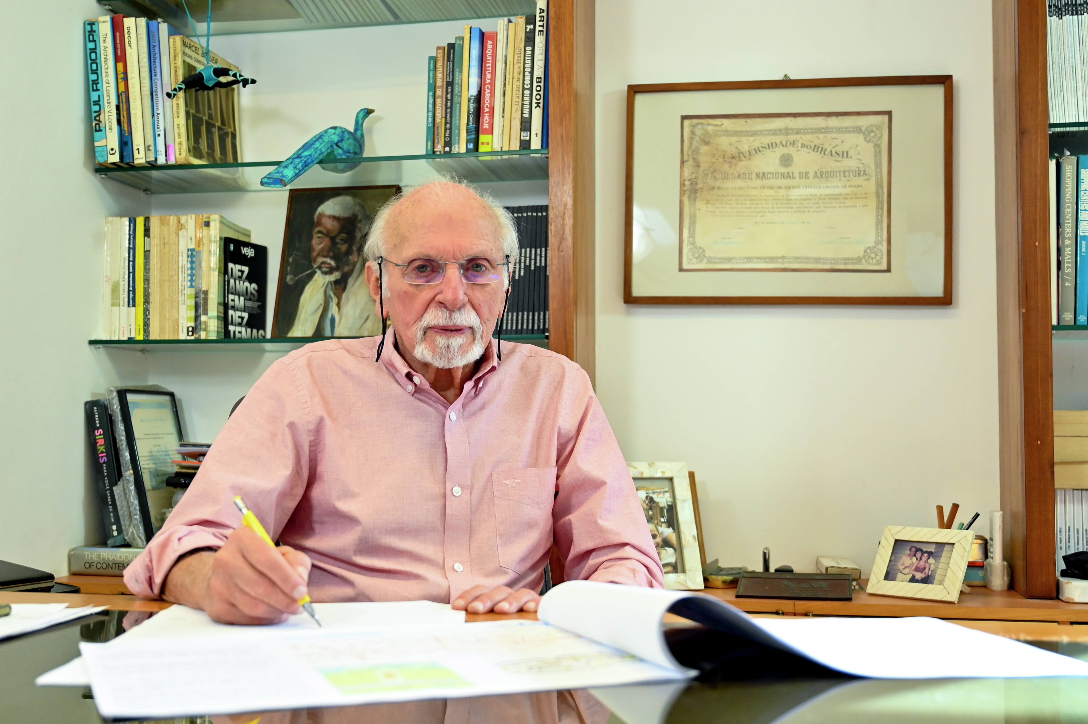No podcast da semana, conversei com o arquiteto Slomo Wenkert, sobre a sua trajetória e o lançamento do livro que vai mostrar os seus principais projetos na Barra da Tijuca