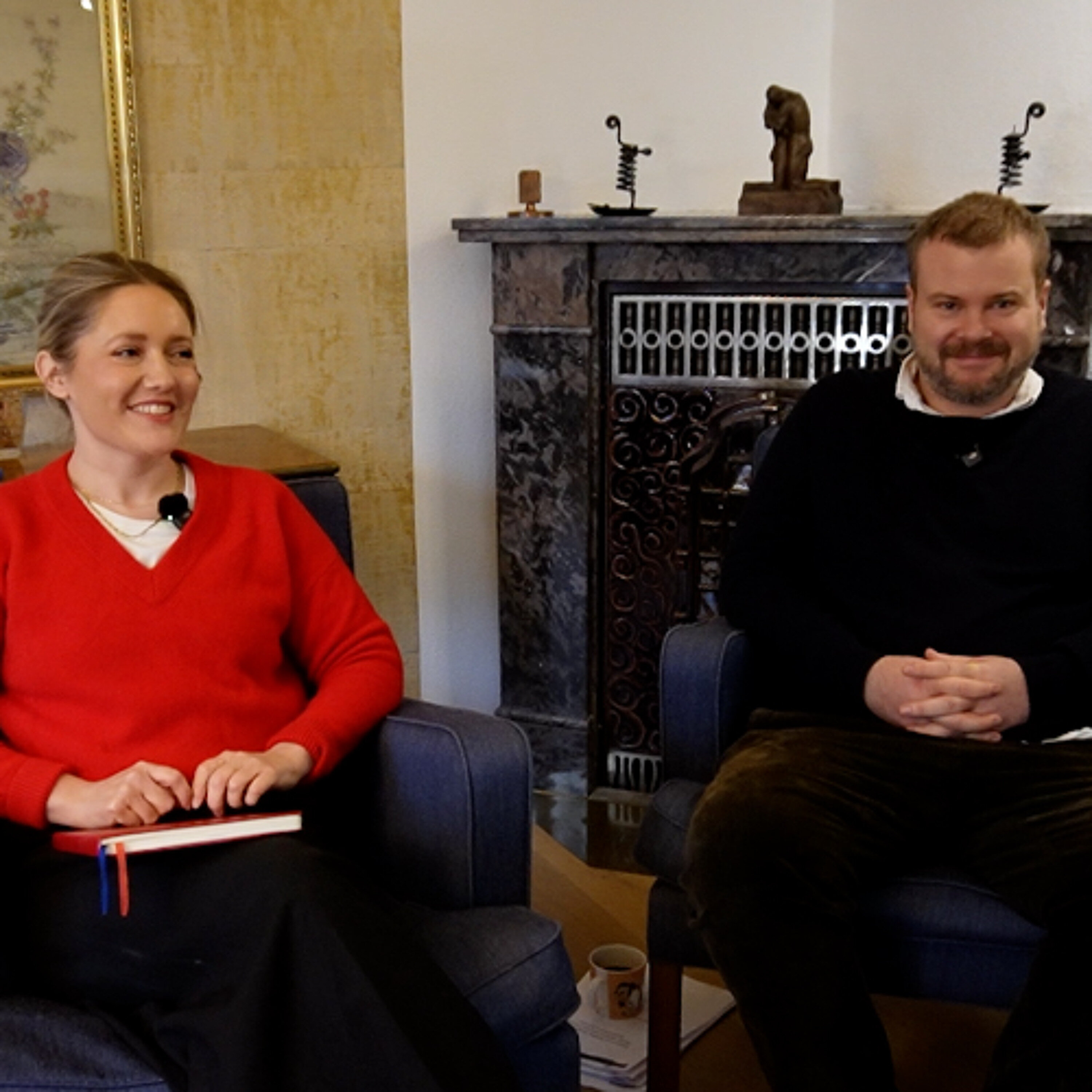 Minervapodden Podcast: Minervapodden: Sirianne Dahlum og Tore Wig – Hvor sterkt står demokratiet? Minervapodden episode image