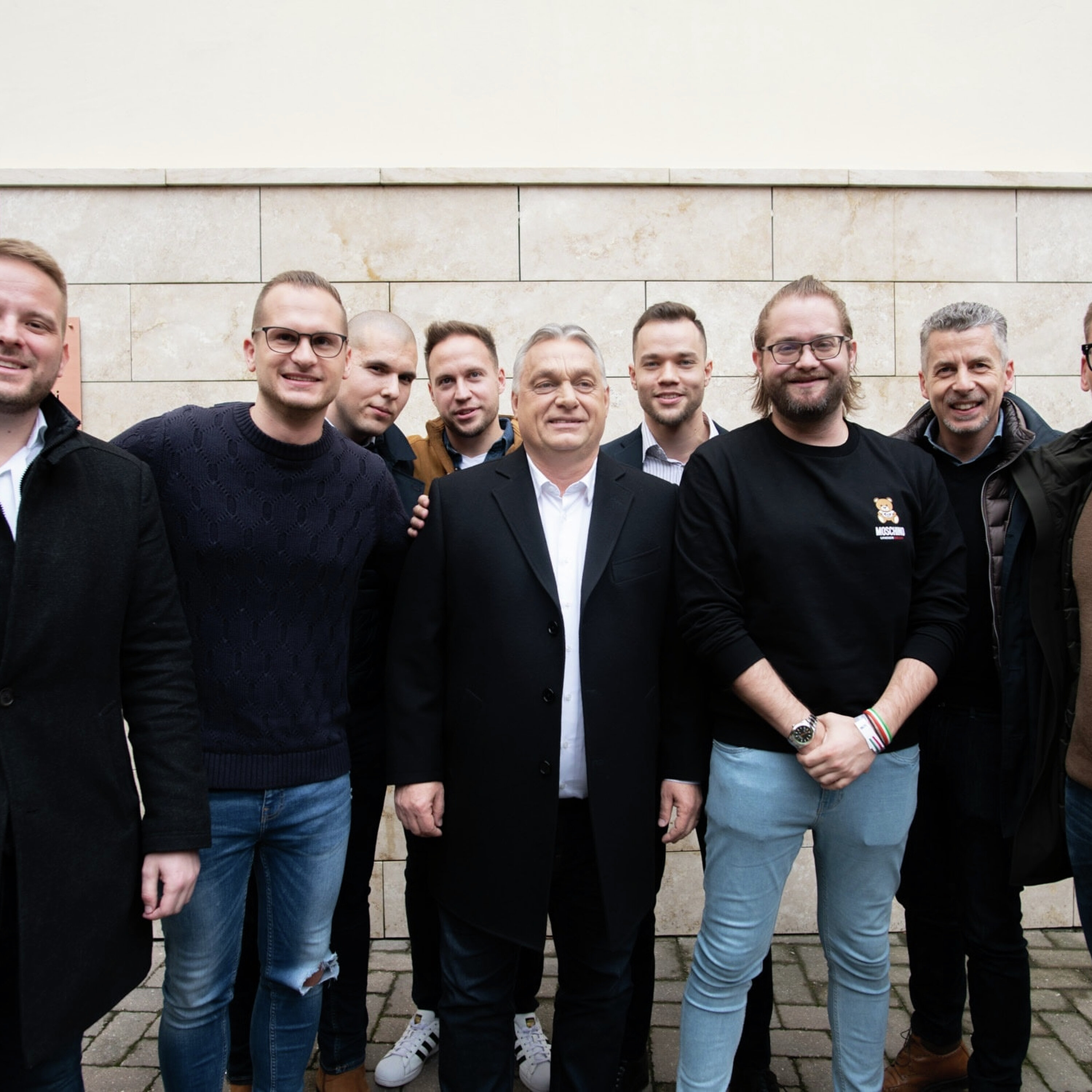 „Soha ilyen drágán nem vásároltak még szavazatot'' - Mennyit értek végül a politikai reklámokra költött milliárdok?