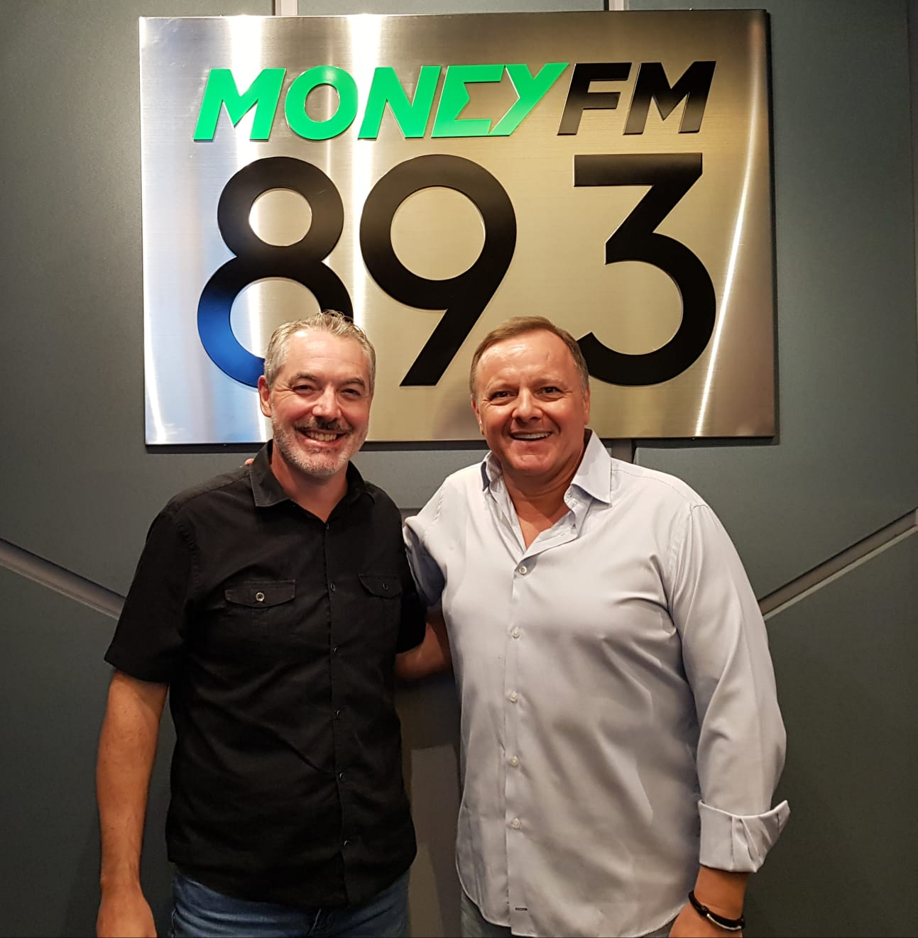 Weekend Mornings with Glenn van Zutphen: International News Week in Review with Bill Poorman