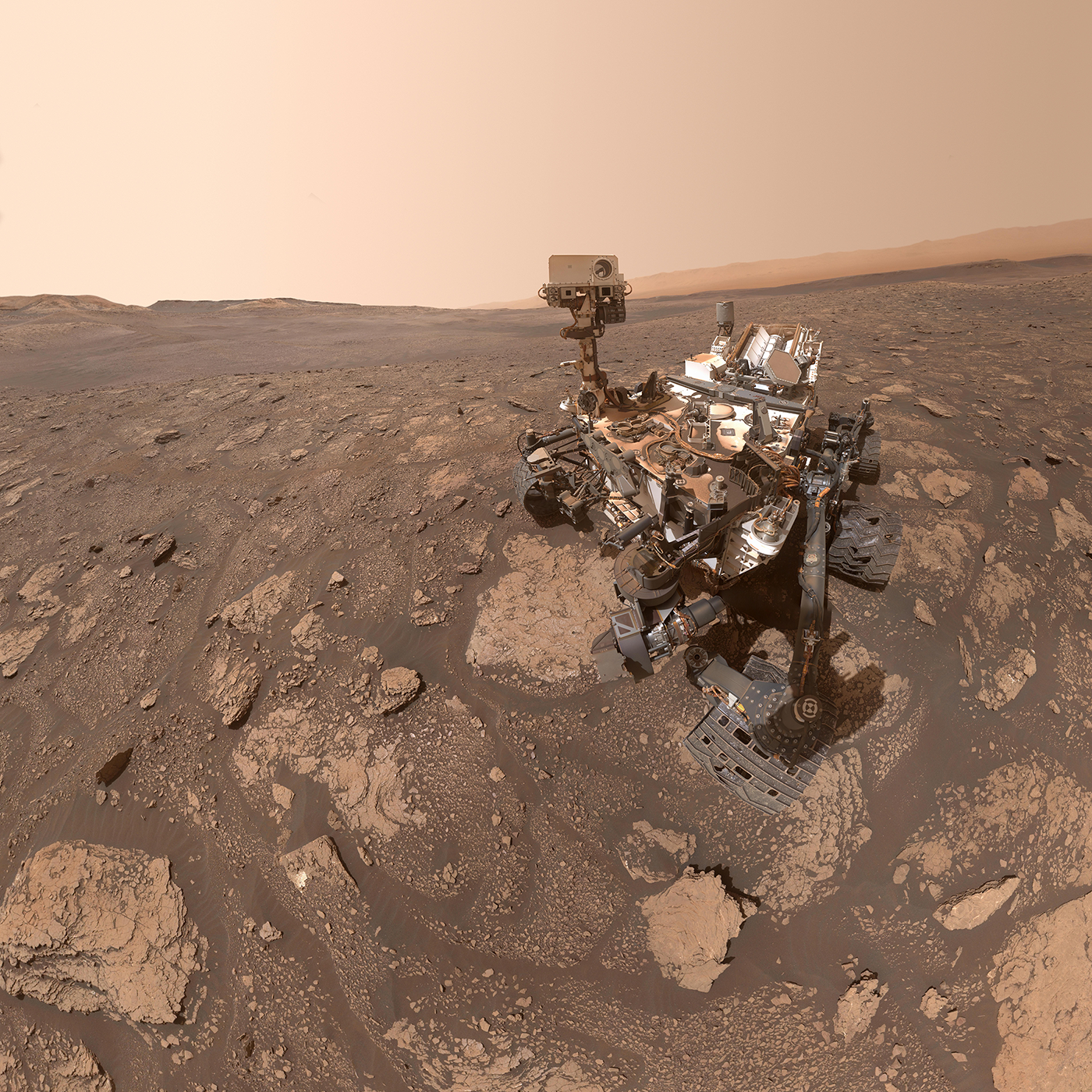 Twenty organic molecules found in an ancient Martian rock