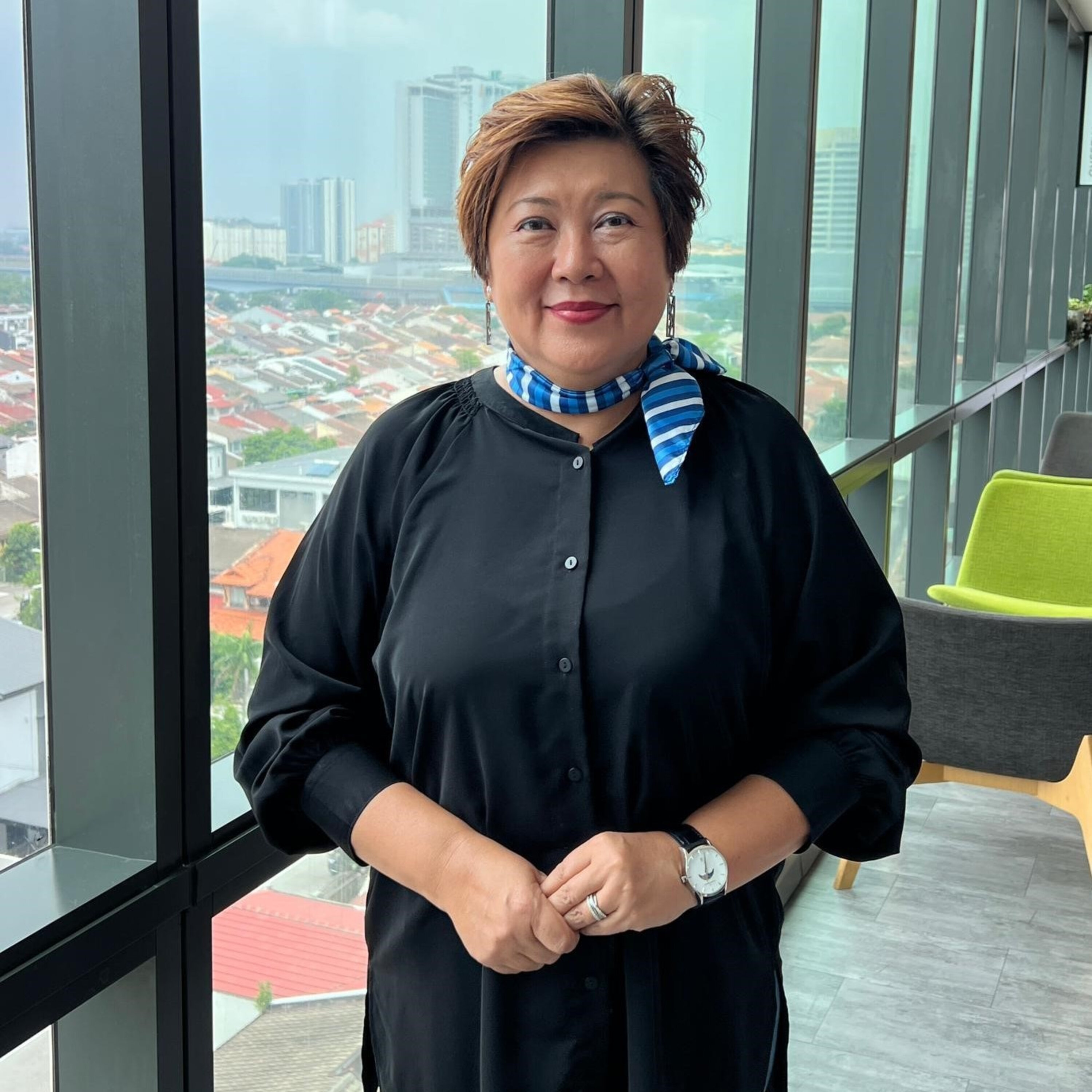 从工厂女工到上司公司总裁,CAPE EMS 拥抱半导体热潮