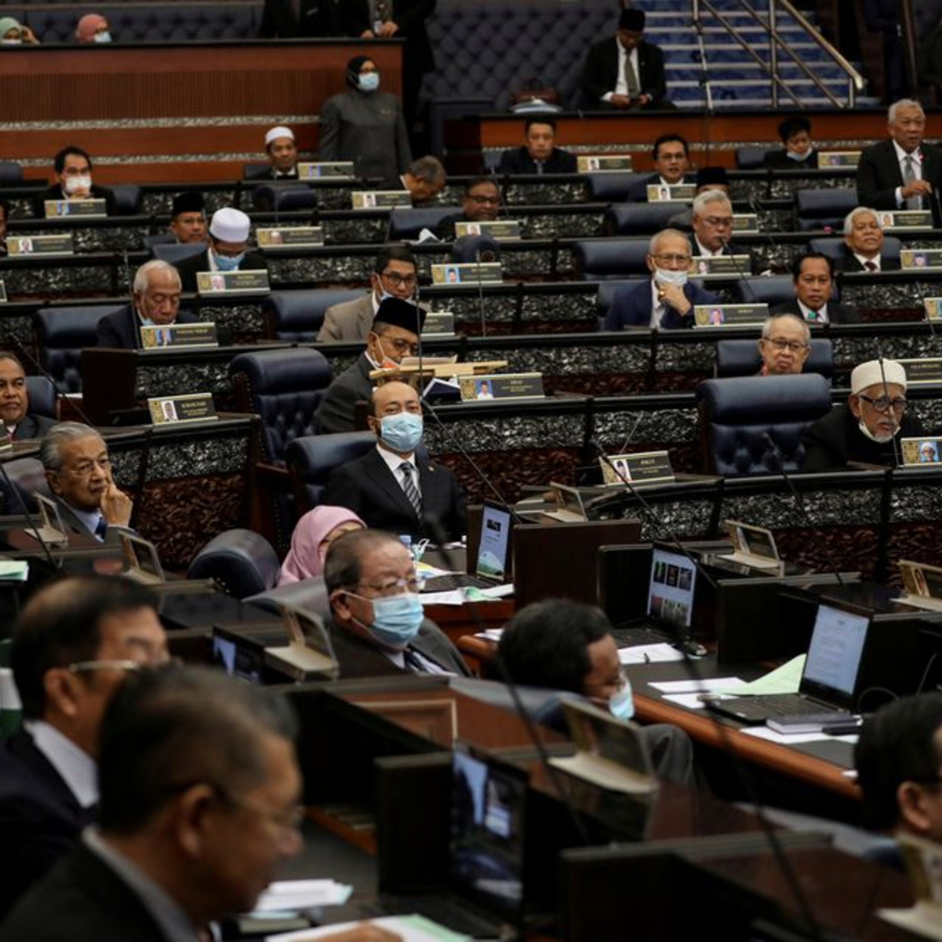 落实定期国会法?理想与现实中拉扯?政治人物道德观低落才是政局困境关键?