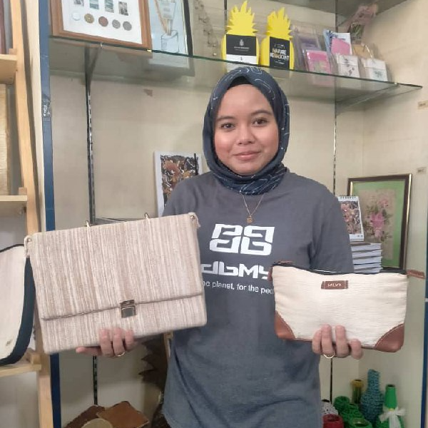 Pineapples, Principles & Price