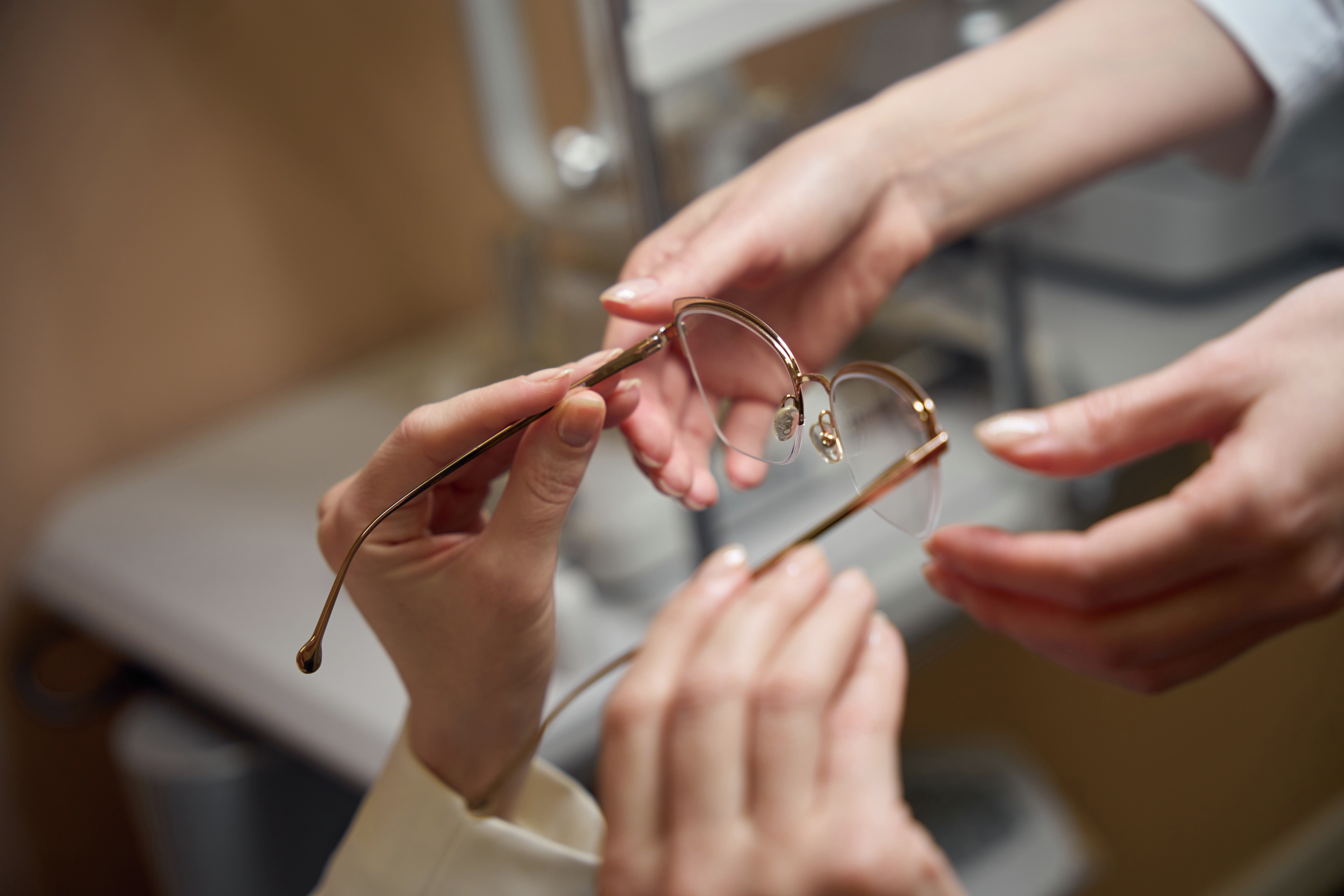 Pott Glasses 摆脱「七年之痒」　鼻梁上的高端精品体验