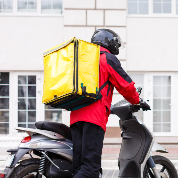 NMooMoo 将「牛头」对准目标,在本地送餐市场闯出一番天地