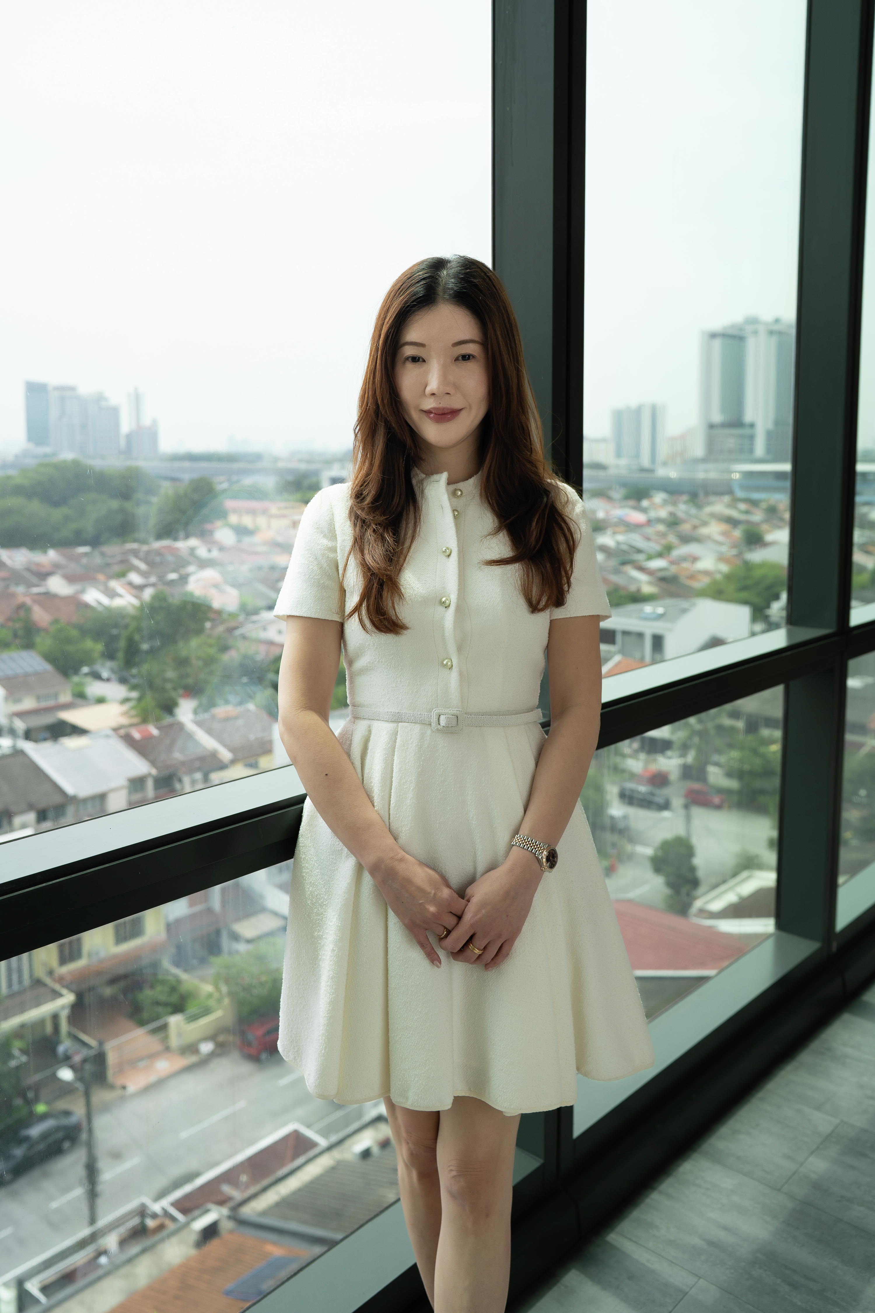 18岁入行，2025拿下「女性卓越奖」！女性领导者如何靠「细腻」打造全马首间 ISO 旅行社 创造「给钱也买不到」的旅游价值? 