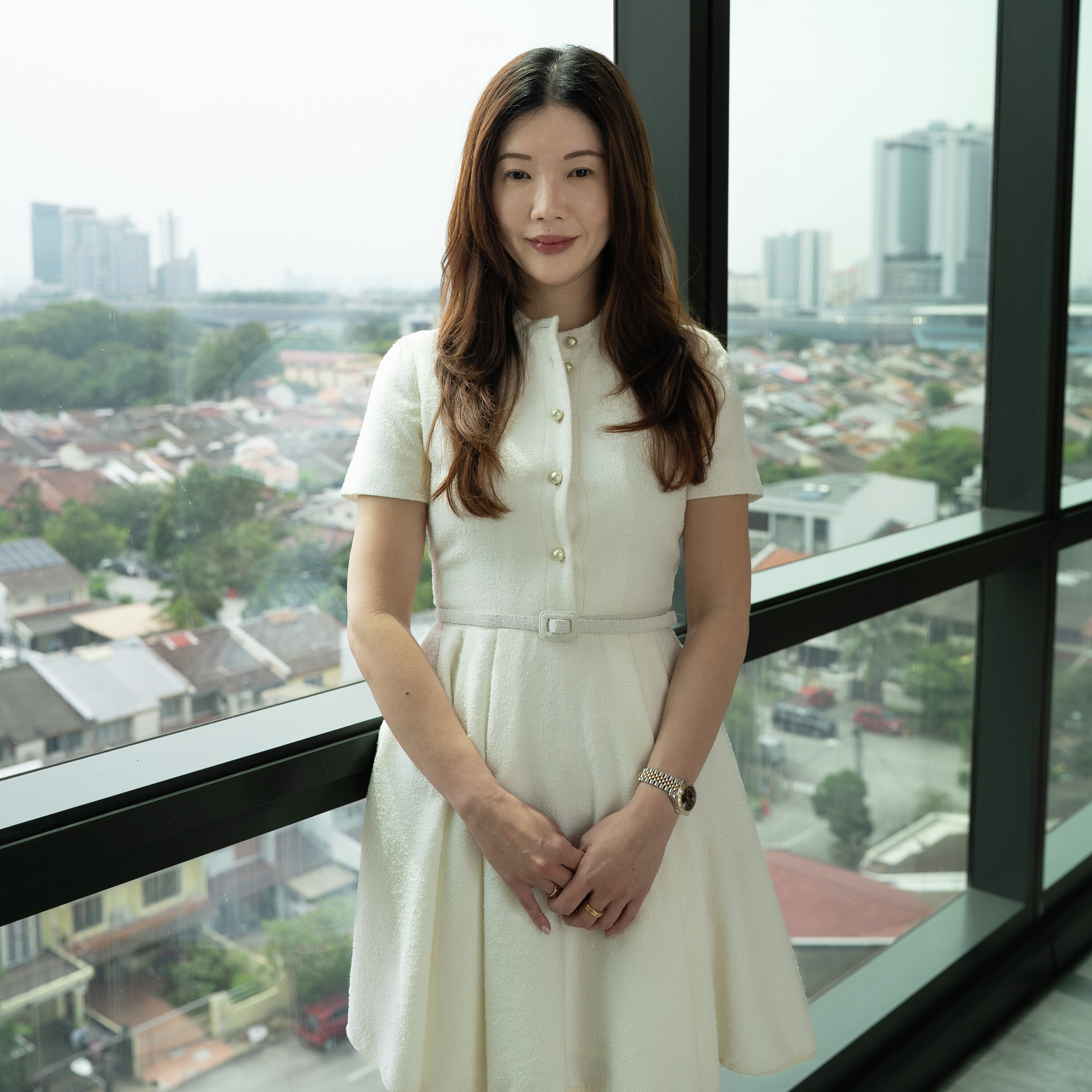 18岁入行,2025拿下「女性卓越奖」!女性领导者如何靠「细腻」打造全马首间 ISO 旅行社 创造「给钱也买不到」的旅游价值? episode artwork