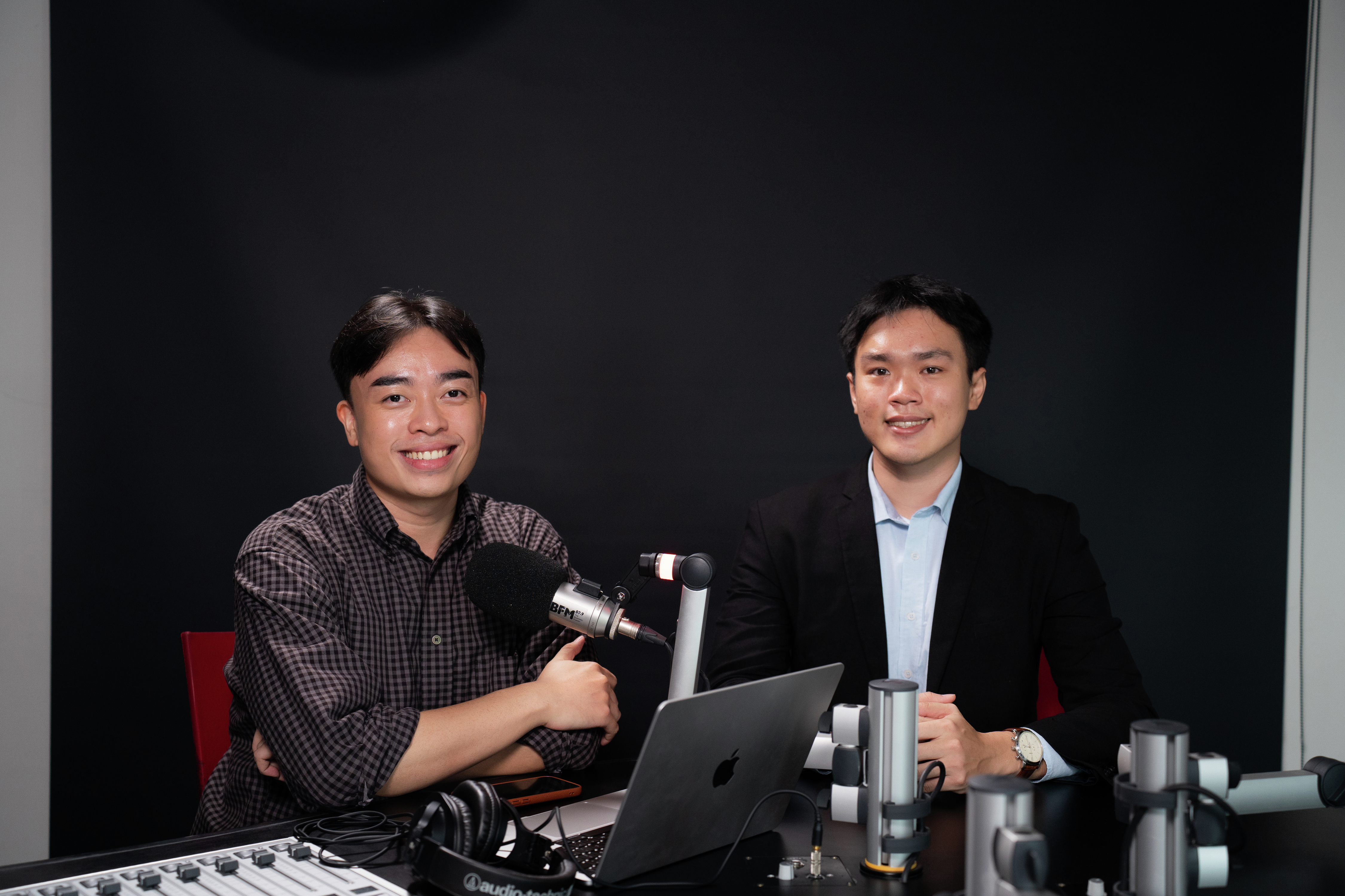 “AI永动机”吹大泡沫，全是投资者买单！分析师：要小心了