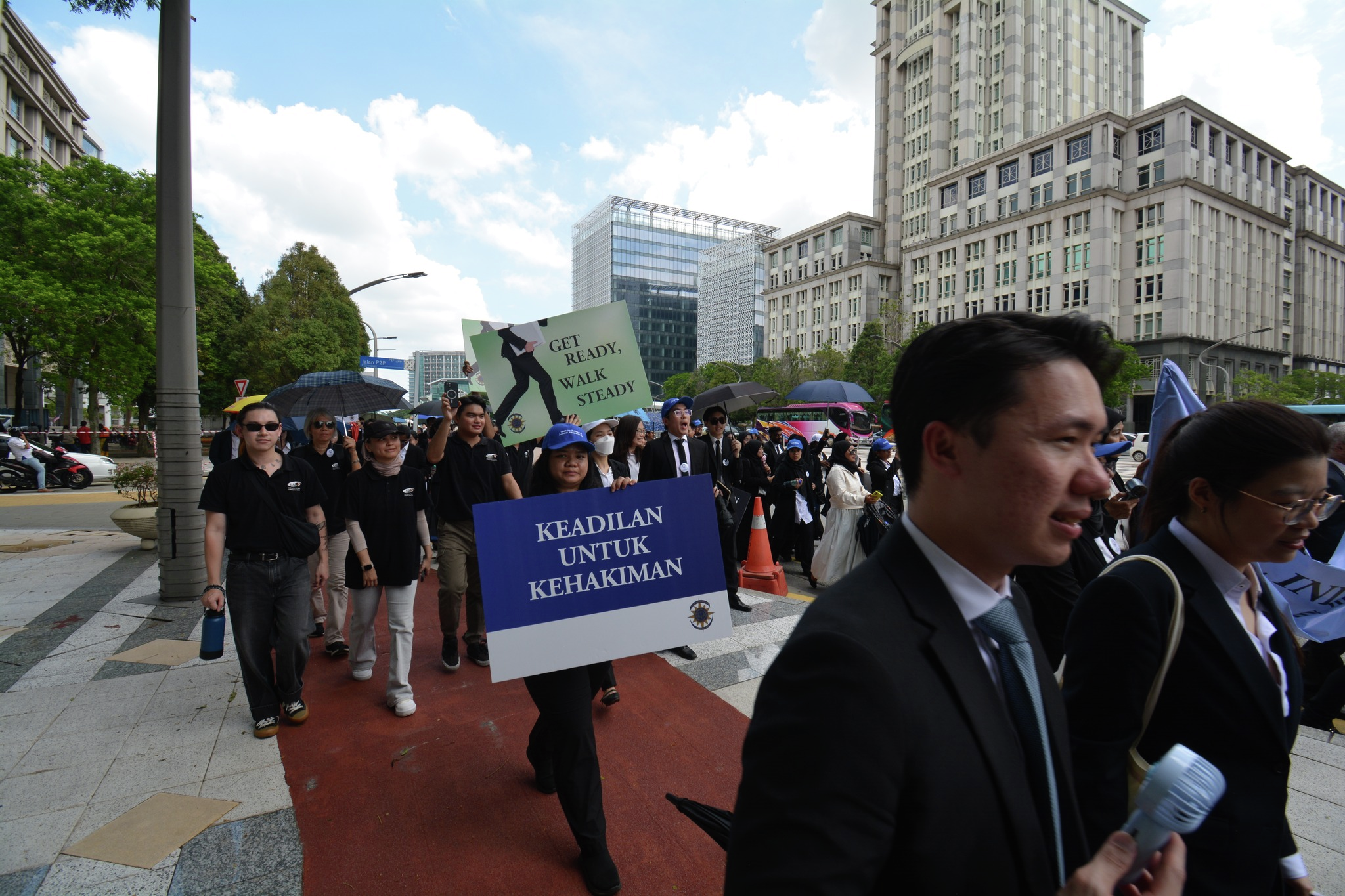 司法独立告急！律师集体上街，矛头直指安华？