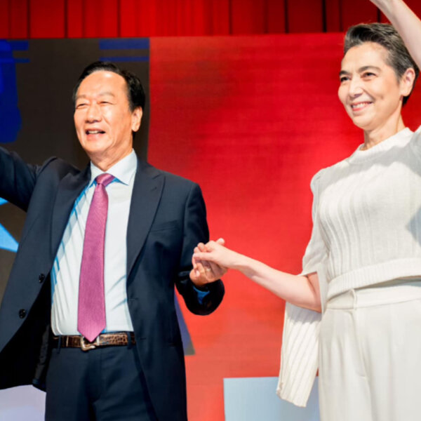 台湾总统大选上演“人选之人”实境秀 郭赖配能够逆转颓势吗？