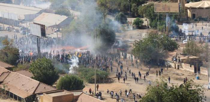 苏丹军变焦灼酿 60 死　交火惨烈难见战火尽头