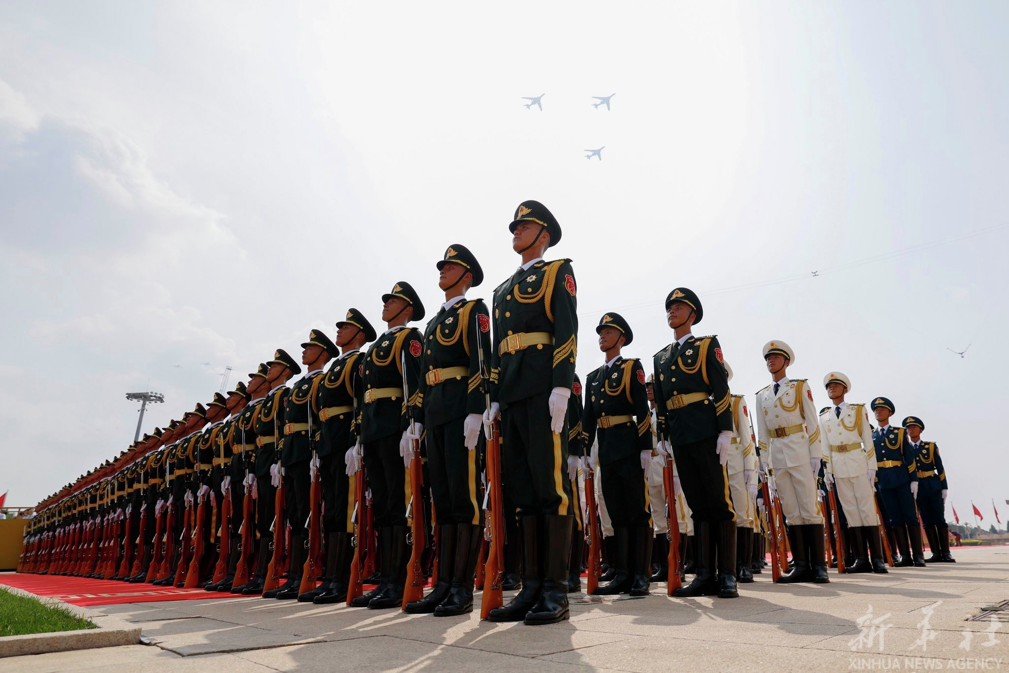 九三大阅兵：中俄朝领袖同台，安华站队中国？