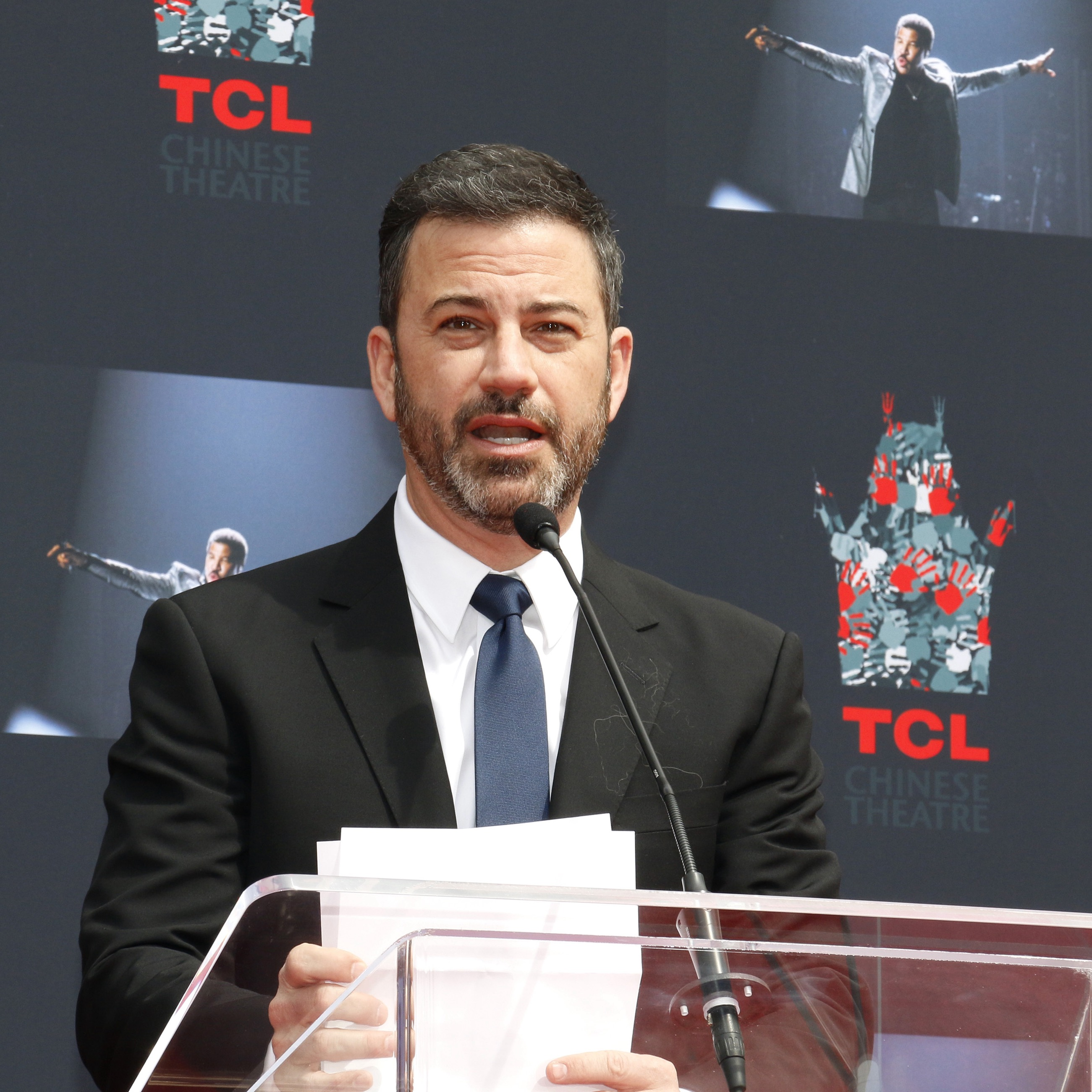 拿媒体执照当武器 美国也走上媒体驯化之路？