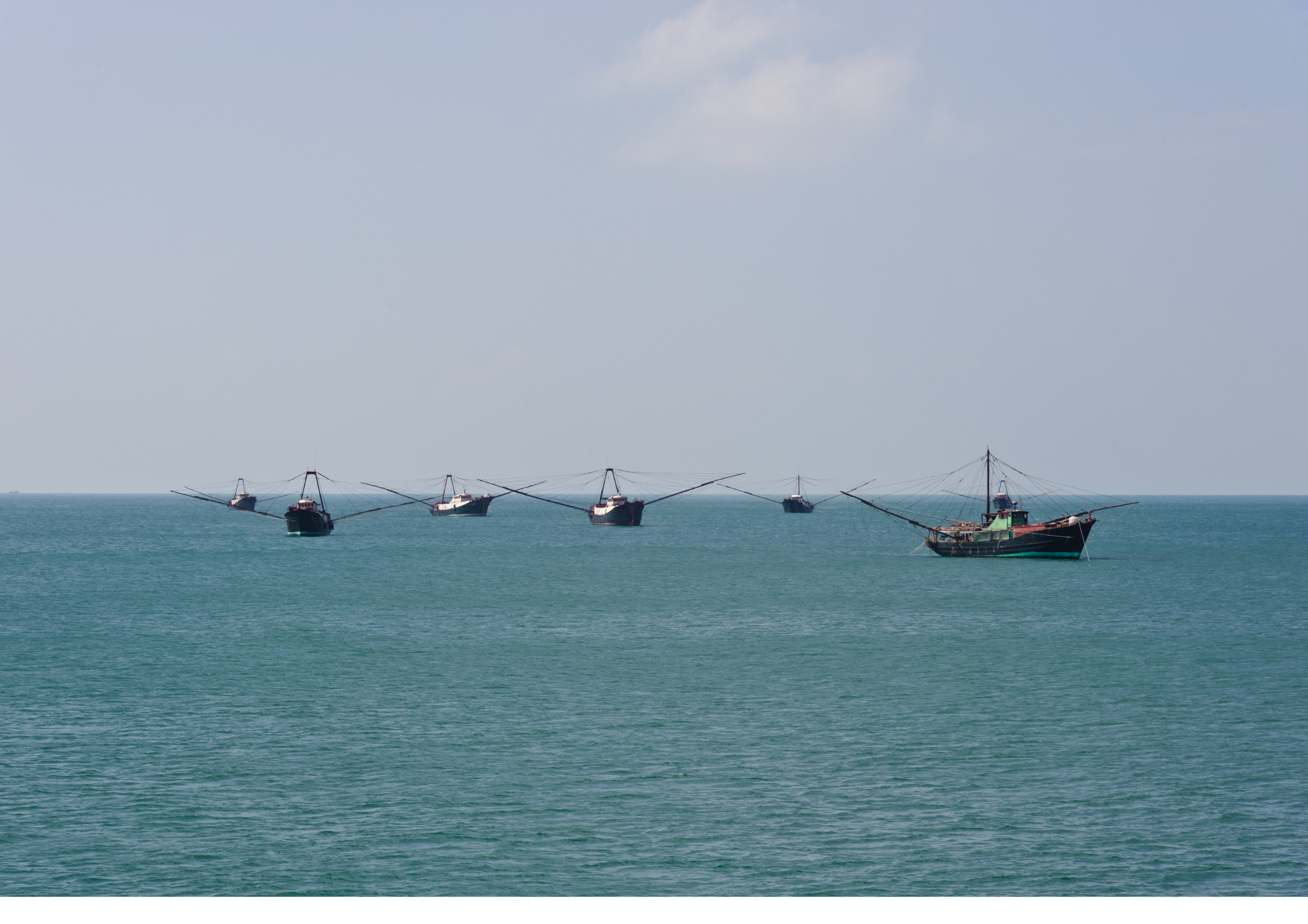 菲律宾拆除海上屏障 南海争议波涛汹涌