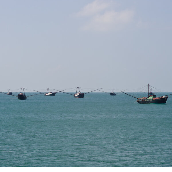 菲律宾拆除海上屏障 南海争议波涛汹涌