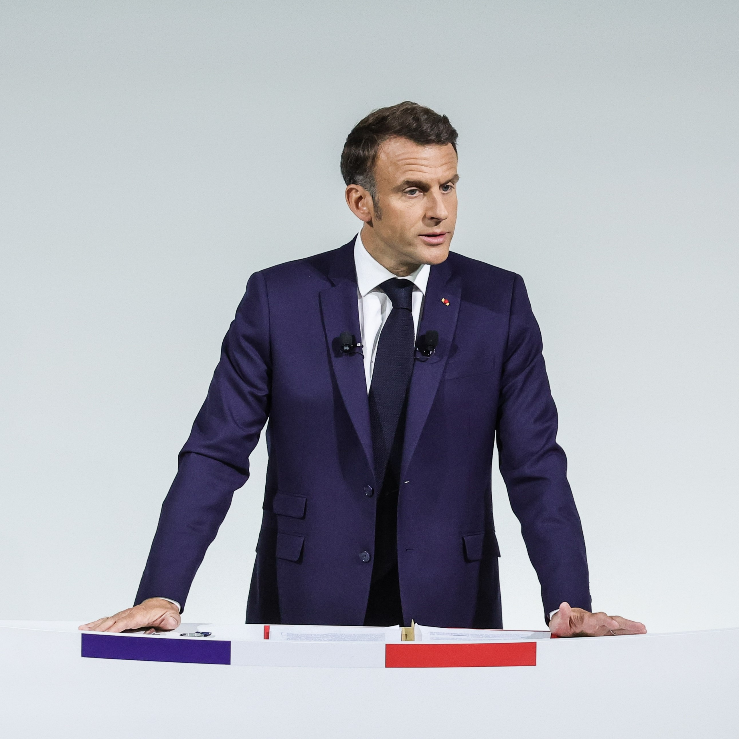 欧洲议会光谱向右倾，马克宏提前解散国会