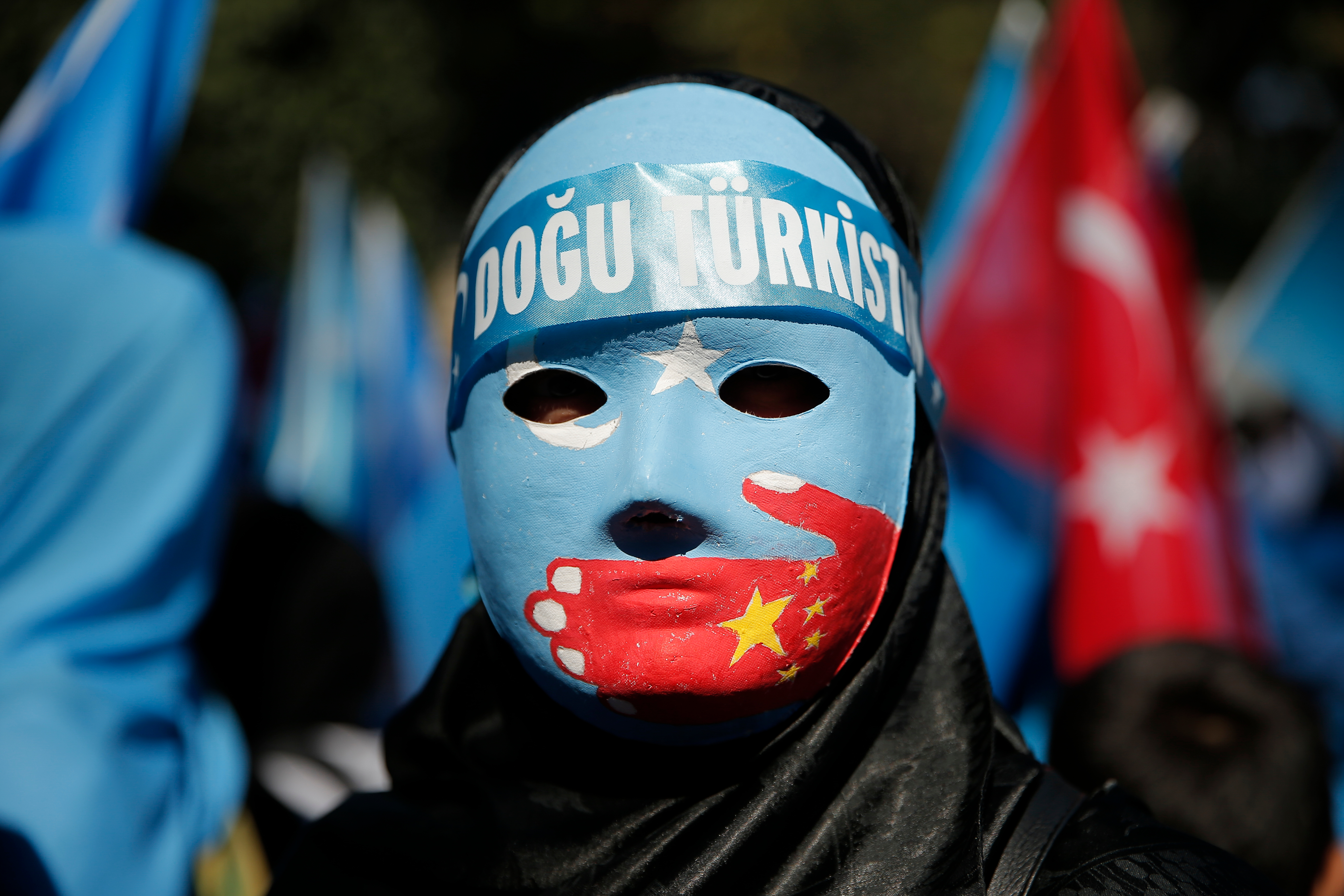 人权观察报告：汽车企业沦为新疆强迫劳动共犯？