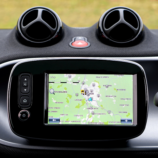 Today On Twitter: Are You Team Google Maps or Team Waze?