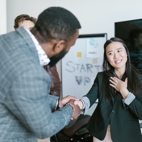 Do Powerful Leaders Express Less Gratitude?