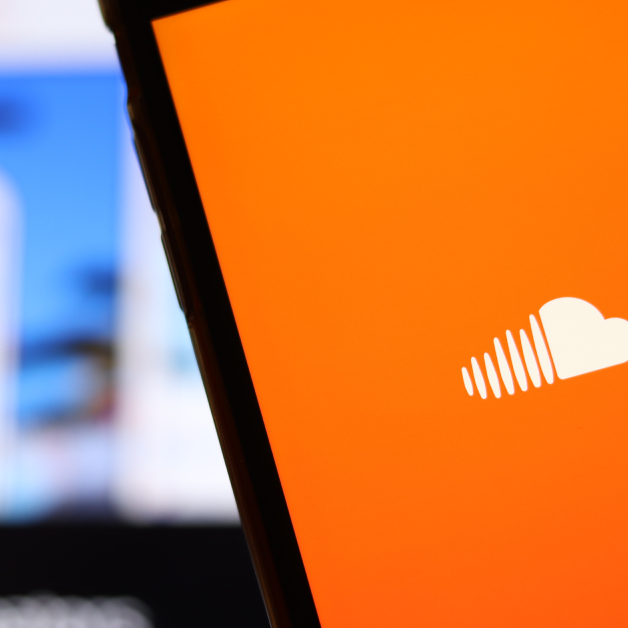 Warner Music To Adopt Soundcloud's Fan-Powered Royalties Model 