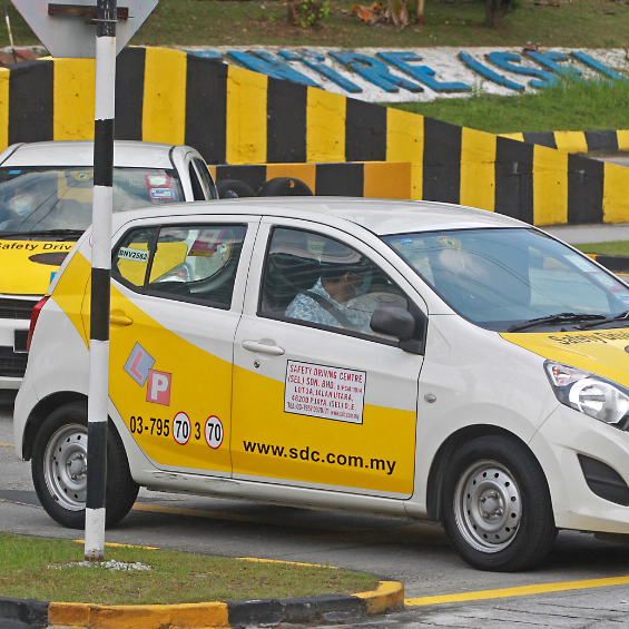 Punishing Driving Schools For Bad Drivers