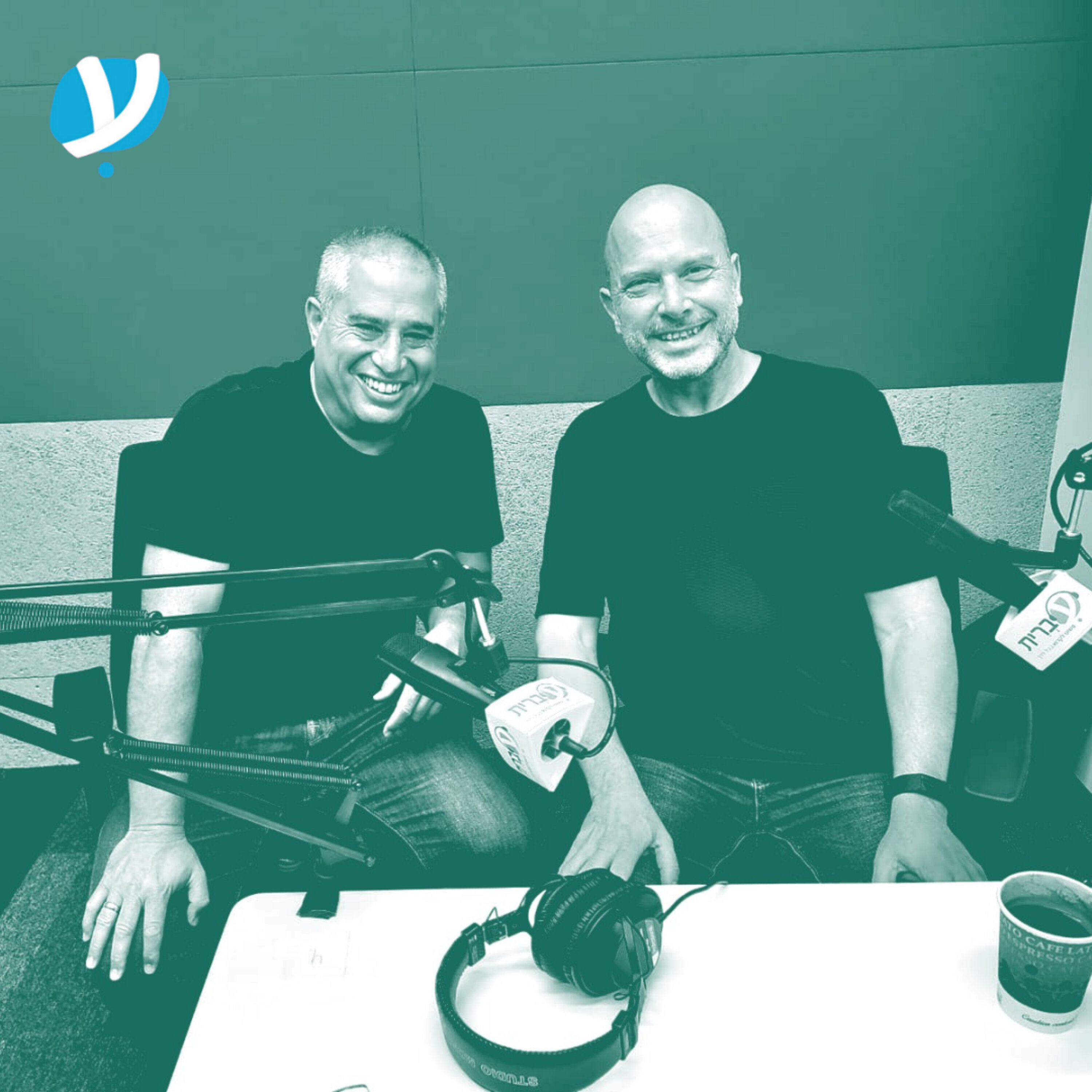 כותבים עברית עם ניר חצרוני