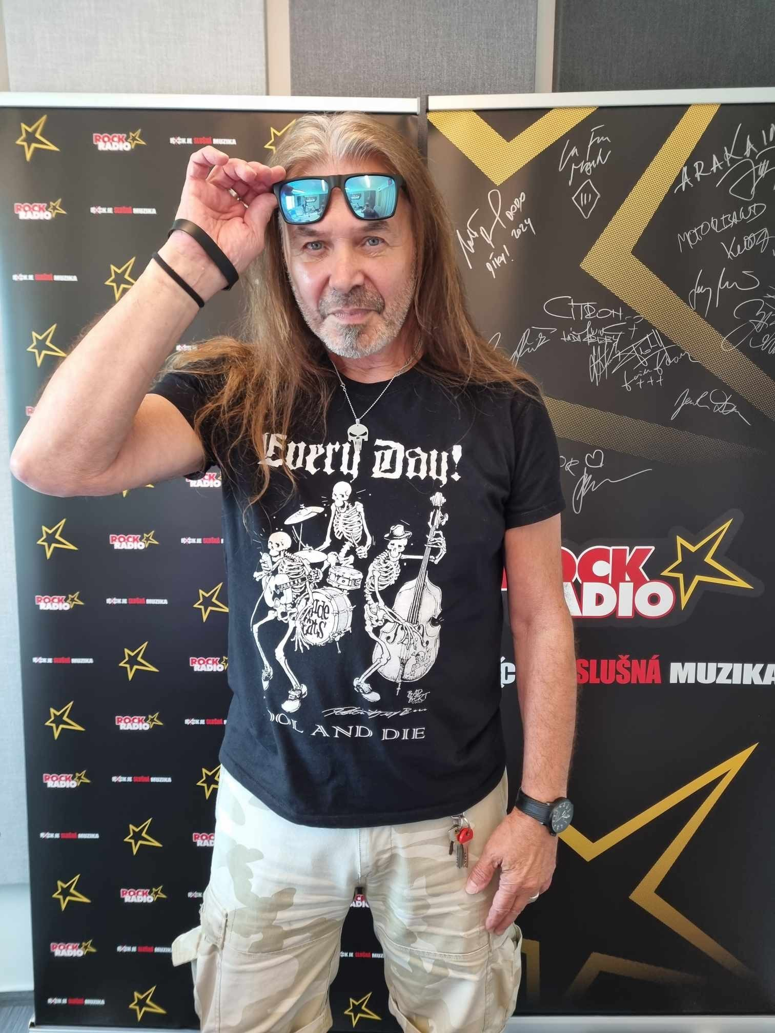 ROCK JE SLUŠNÁ MUZIKA!
