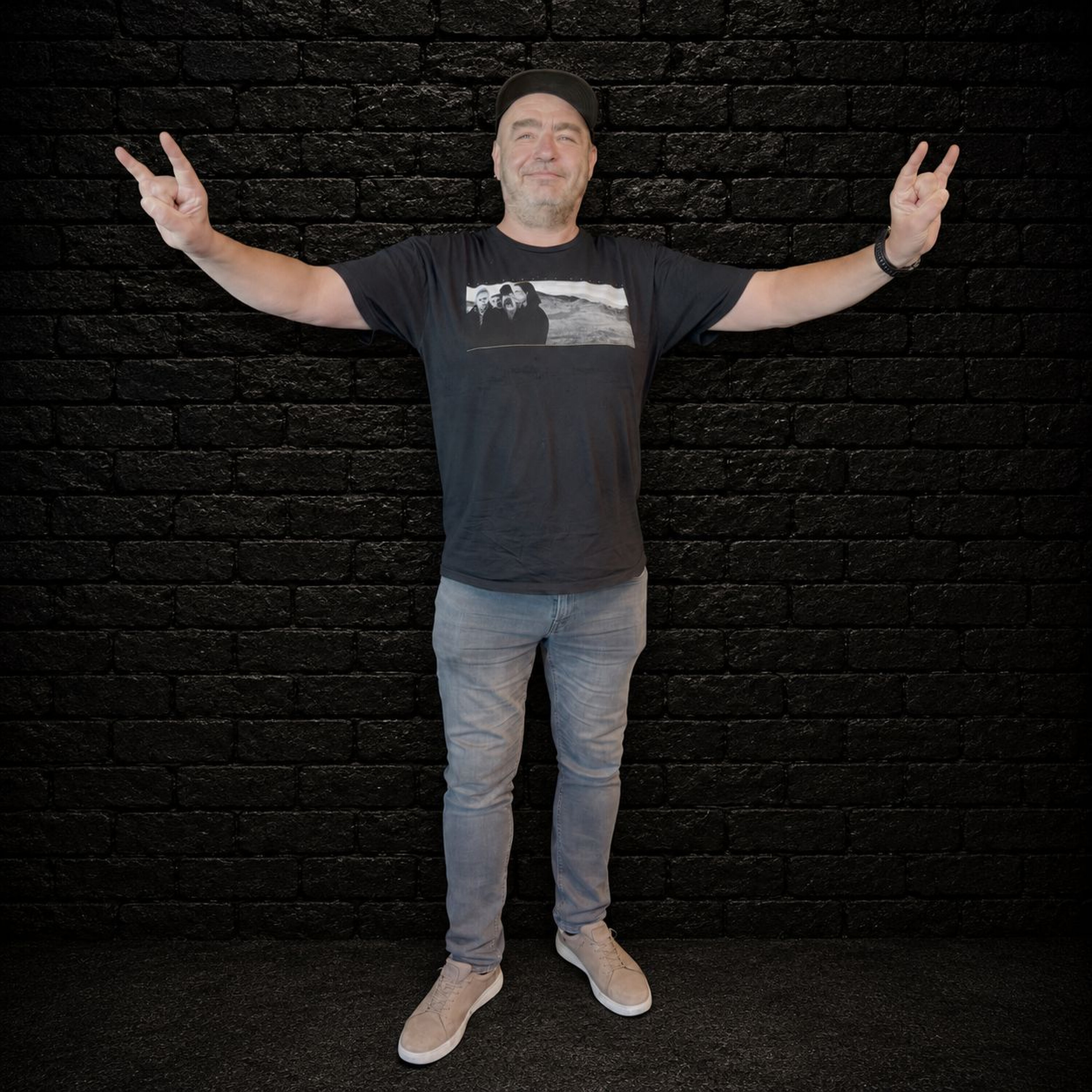 HVĚZDNÝ HOST ROCK RADIA: HARLEJ