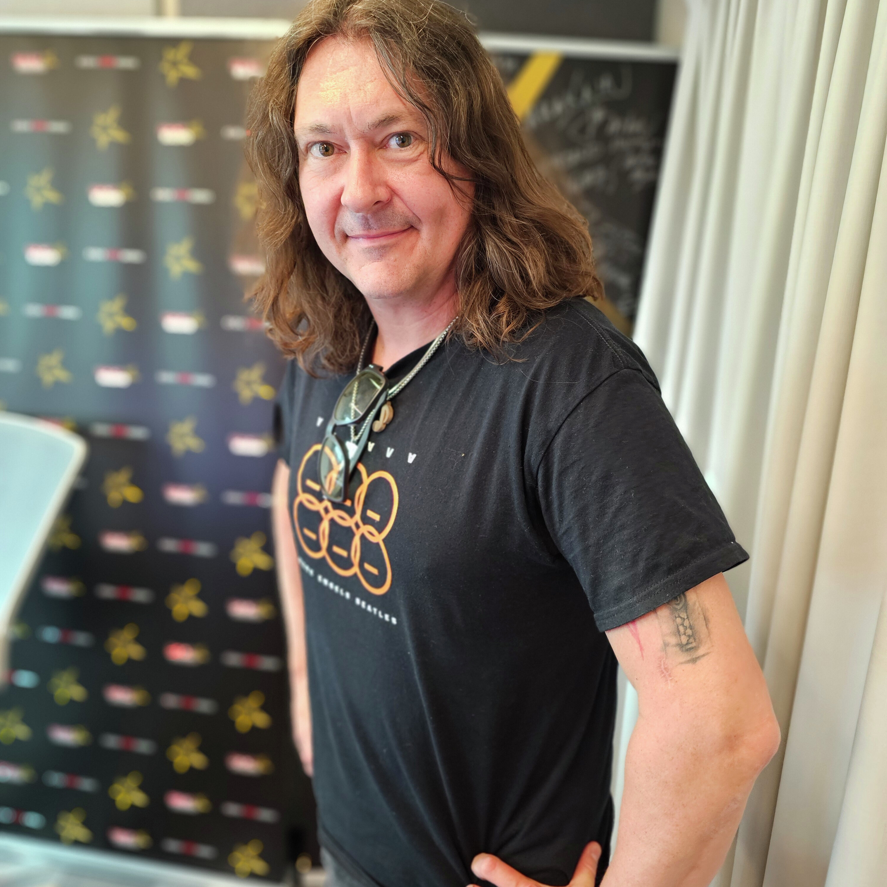 ROCK JE SLUŠNÁ MUZIKA!