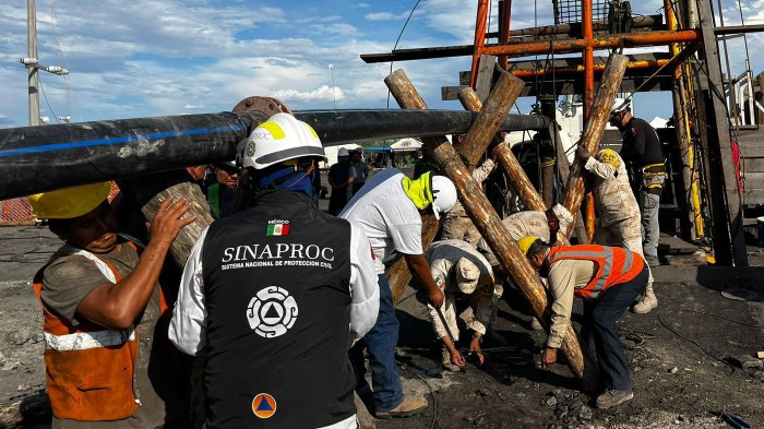 Estamos esperando el rescate de los cuerpos, ya están entrando a las galerías de la mina: Ernesto Cabral, familiar de los mineros atrapados en El Pinabete