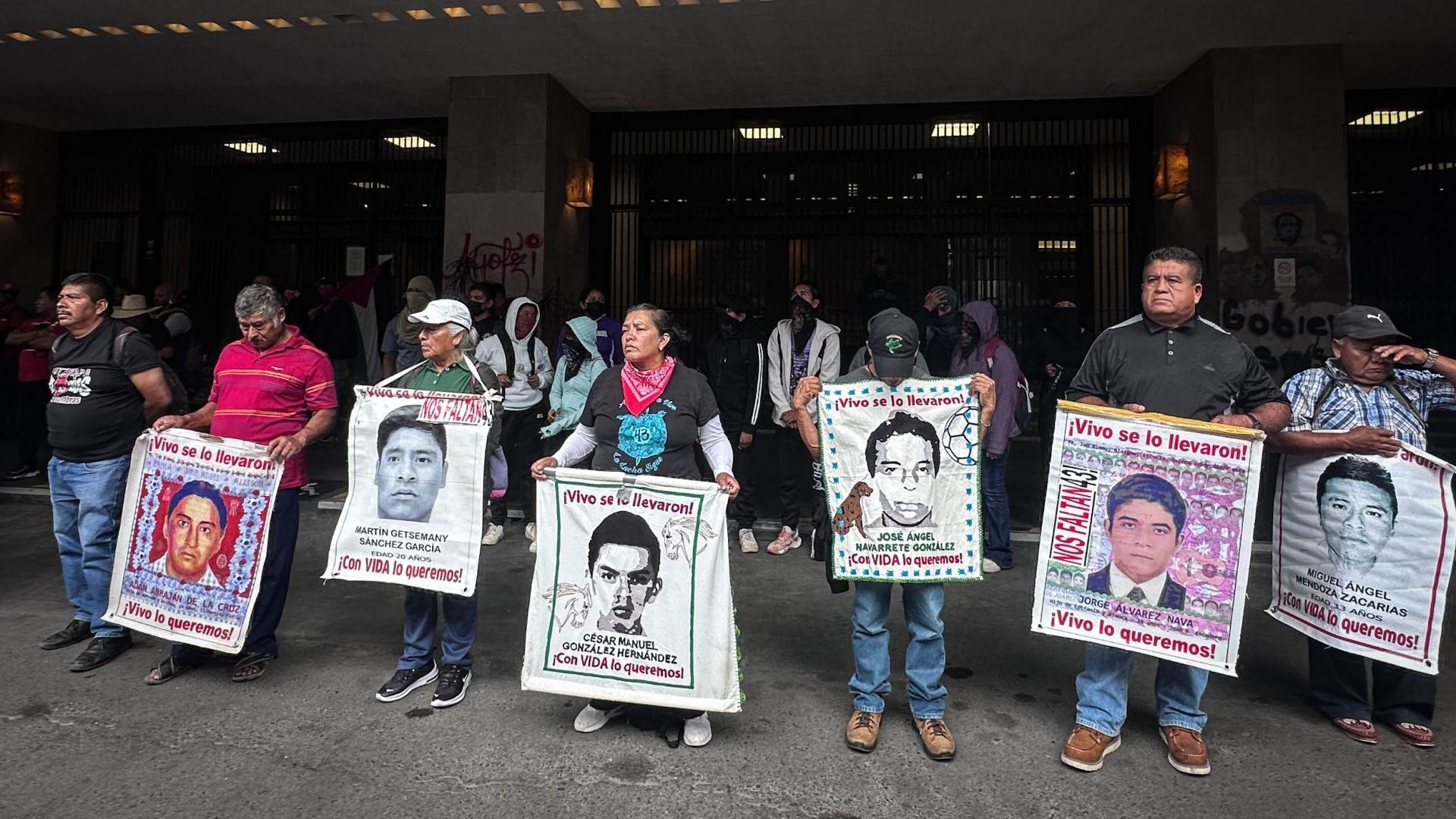 11 años de la desaparición de los estudiantes de Ayotzinapa: memoria y justicia, exigen padres 