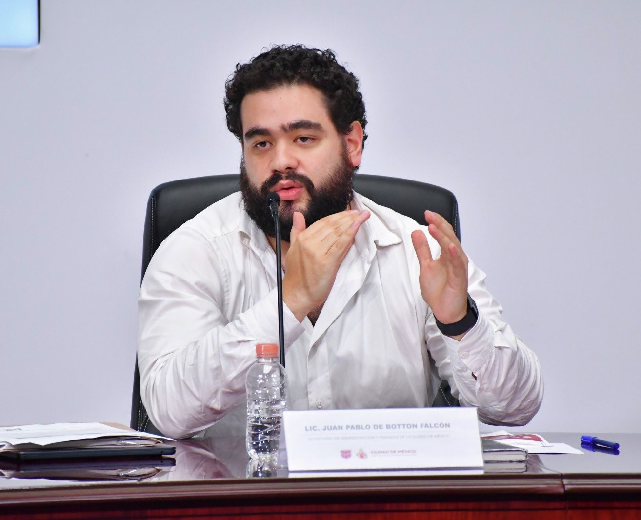 Alrededor de 10 mmdp para cumplir con obras de transporte público y mejoramiento urbano": Botton 