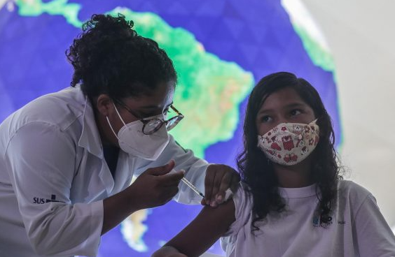 Variante Kraken tiene tantas mutaciones que anticuerpos generados no son suficientes para neutralizarlo: especialista