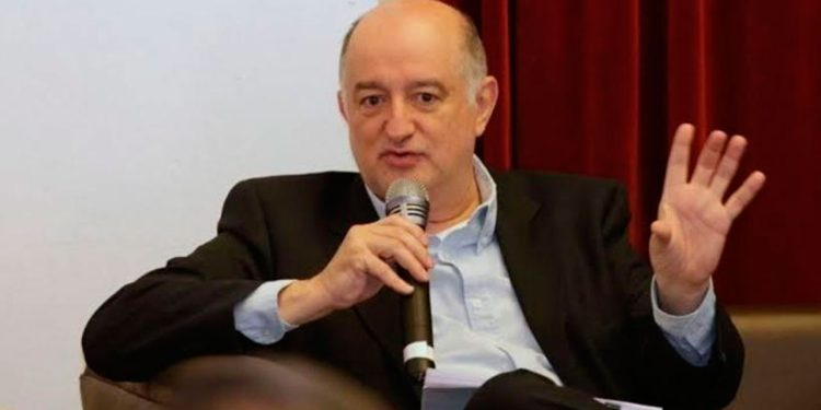 ¿Cómo se encuentran posicionados en las encuestas los aspirantes de Morena y el Frente Amplio por México? Esto dijo Roy Campos