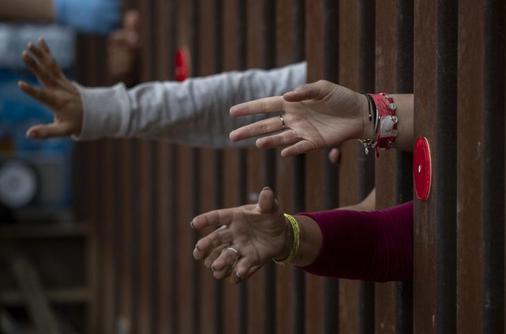 La migración no es un problema; hay un conflicto grave en el planeta y se debe gestionar: Urbano