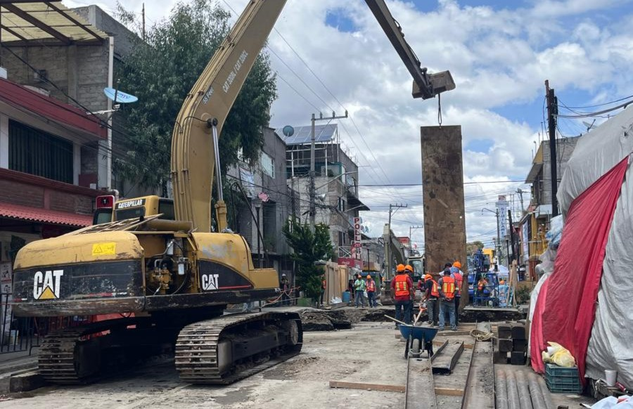 Socavón en Iztapalapa: Vecinos piden que sea reparado tras ser trasladados a albergue