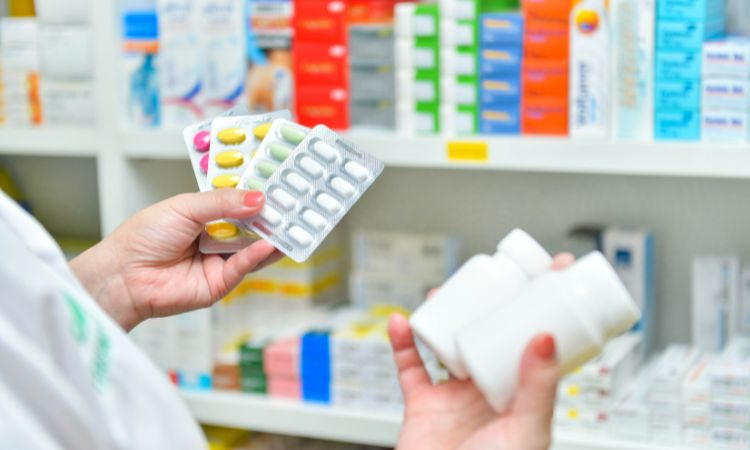“Se tienen que firmar contratos sobre qué cantidades y lugares a cubrir, esto definirá el abasto de medicamentos”: Gual