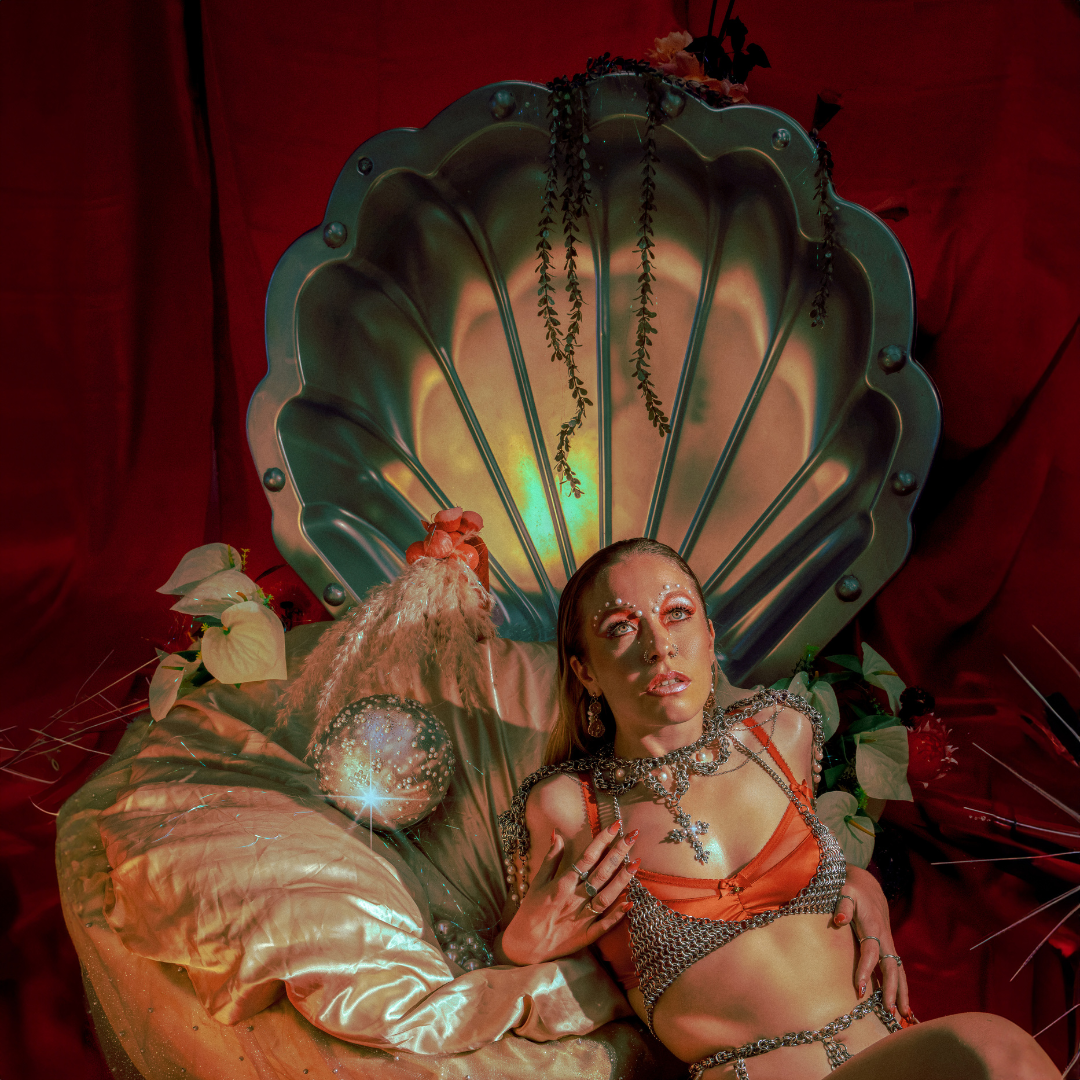 Velvet Bloom | The Hoist with Scarlett and Aisha