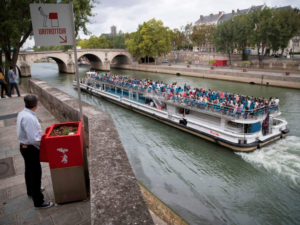 Not all Parisians saying oui to pubic urinals