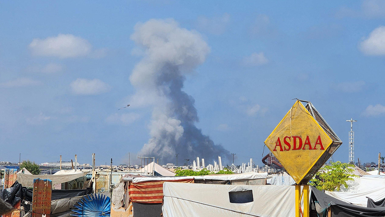 Israeli military claims killing Hamas commander and AC woes in Paris