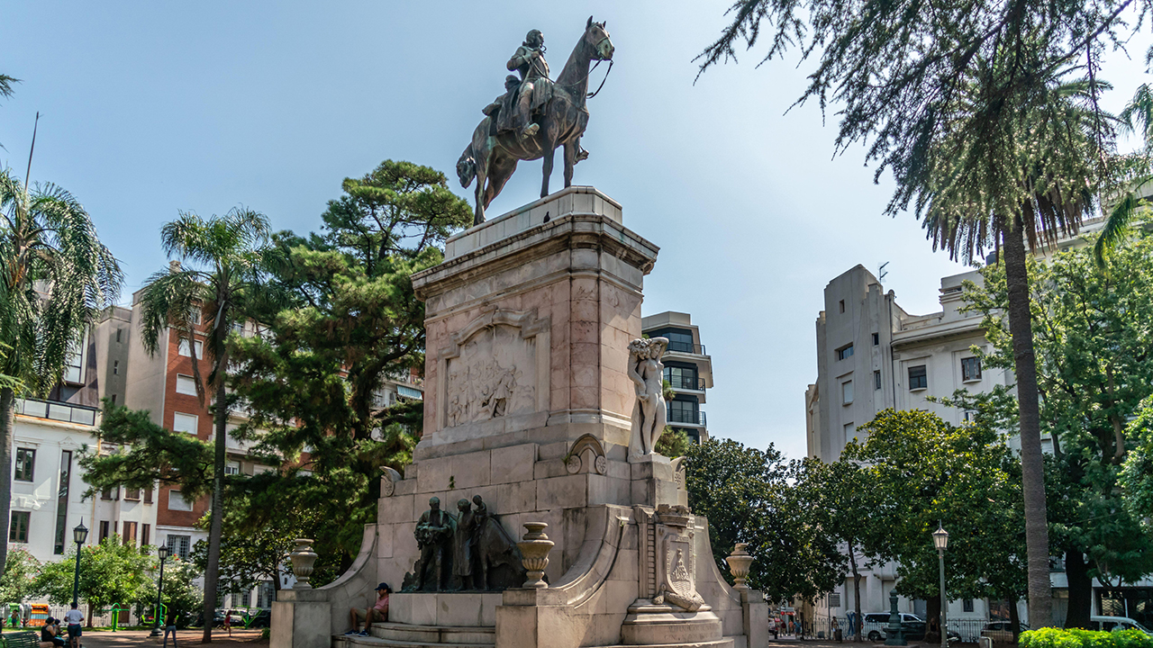 Tall Stories 260: Montevideo’s plazas