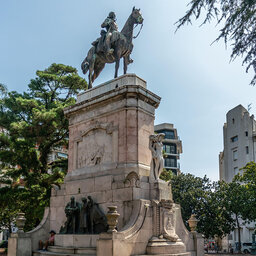 Tall Stories 260: Montevideo’s plazas