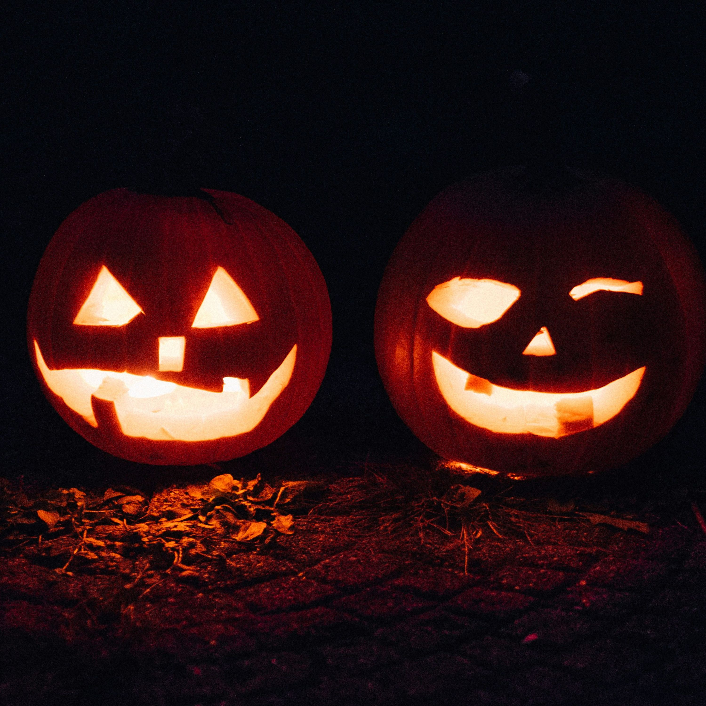 9 Halloween Facts to Stuff in Your Pillowcases!