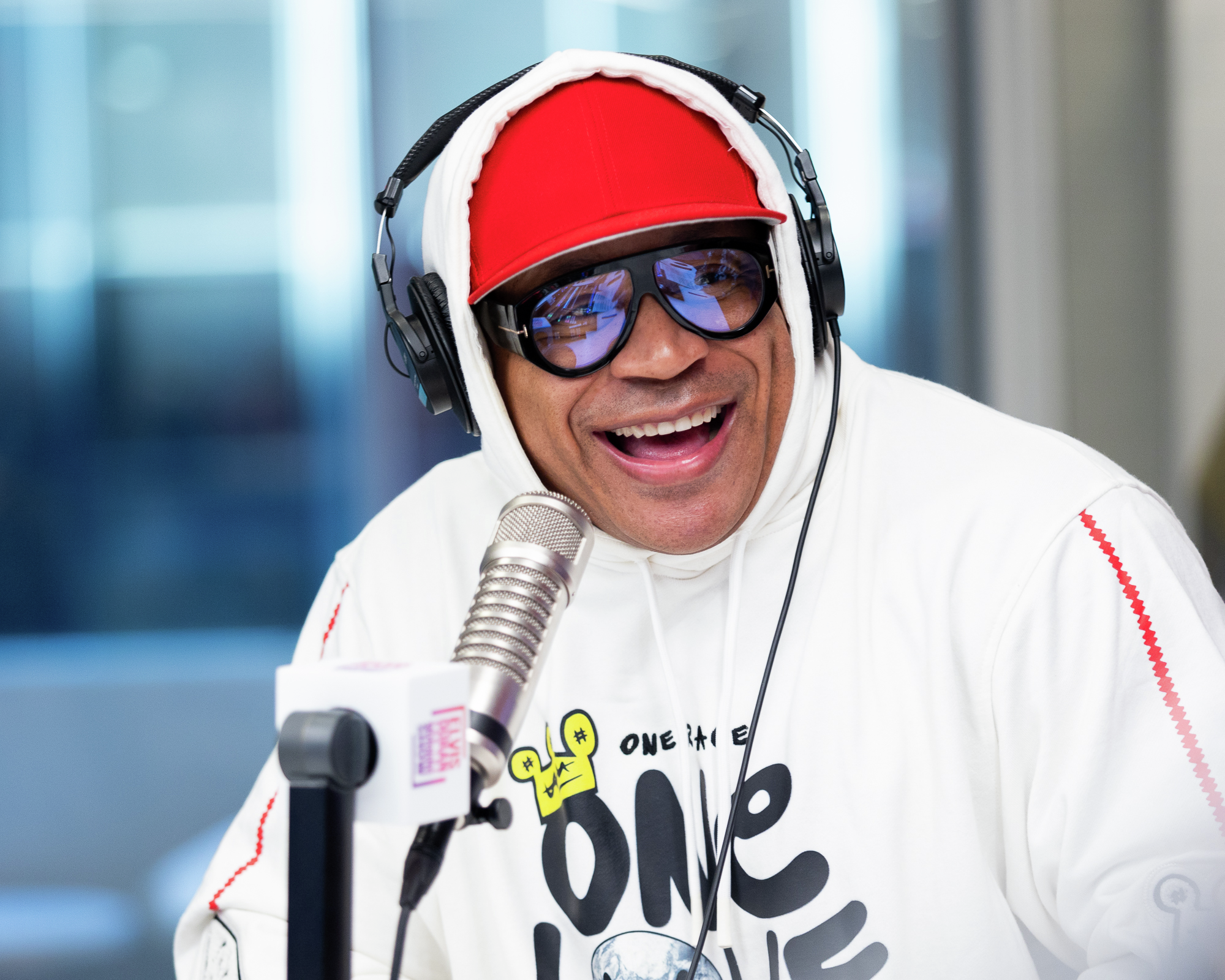 Elvis Duran and the Morning Show ON DEMAND