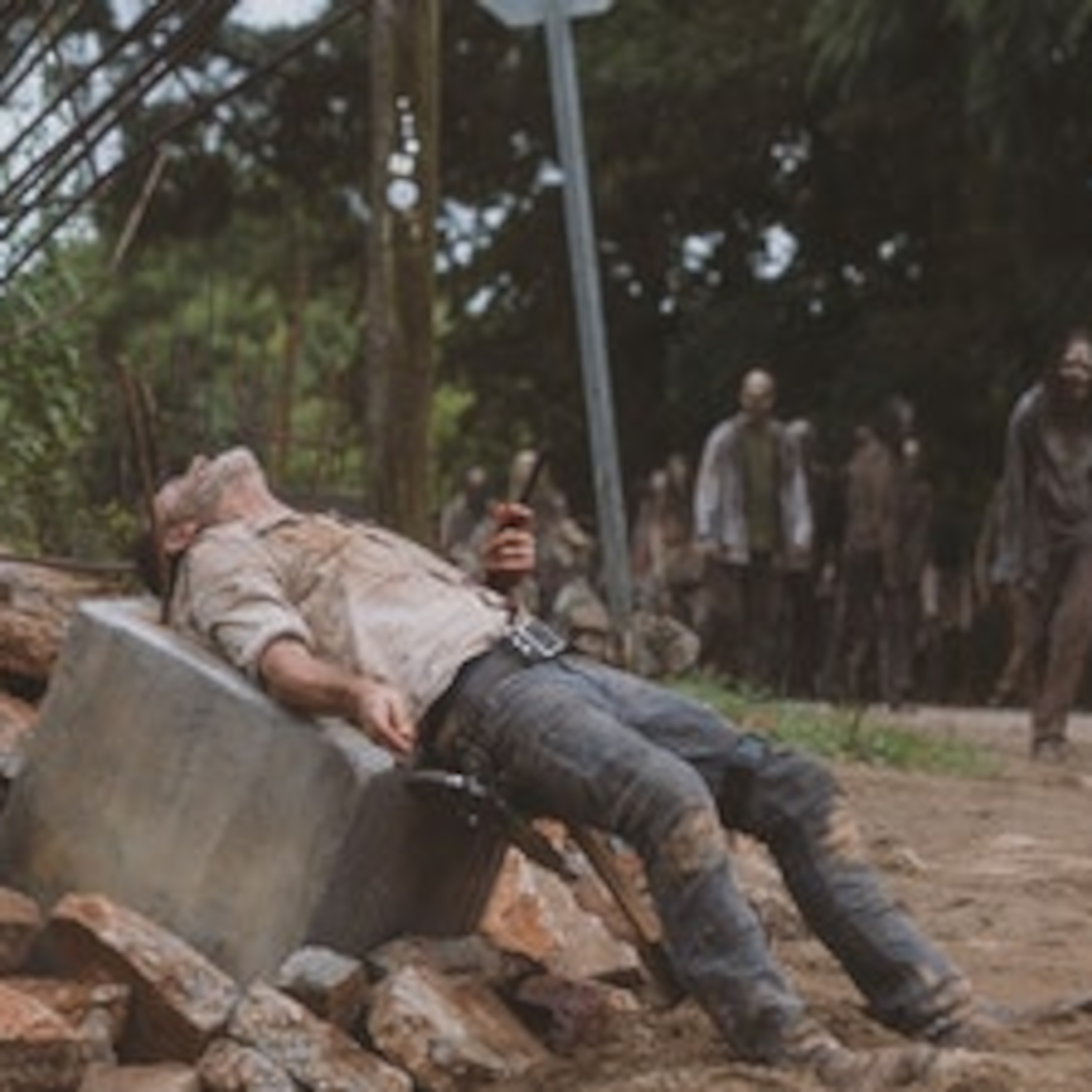 1779: Daryl And Rick Stuck In A Rut