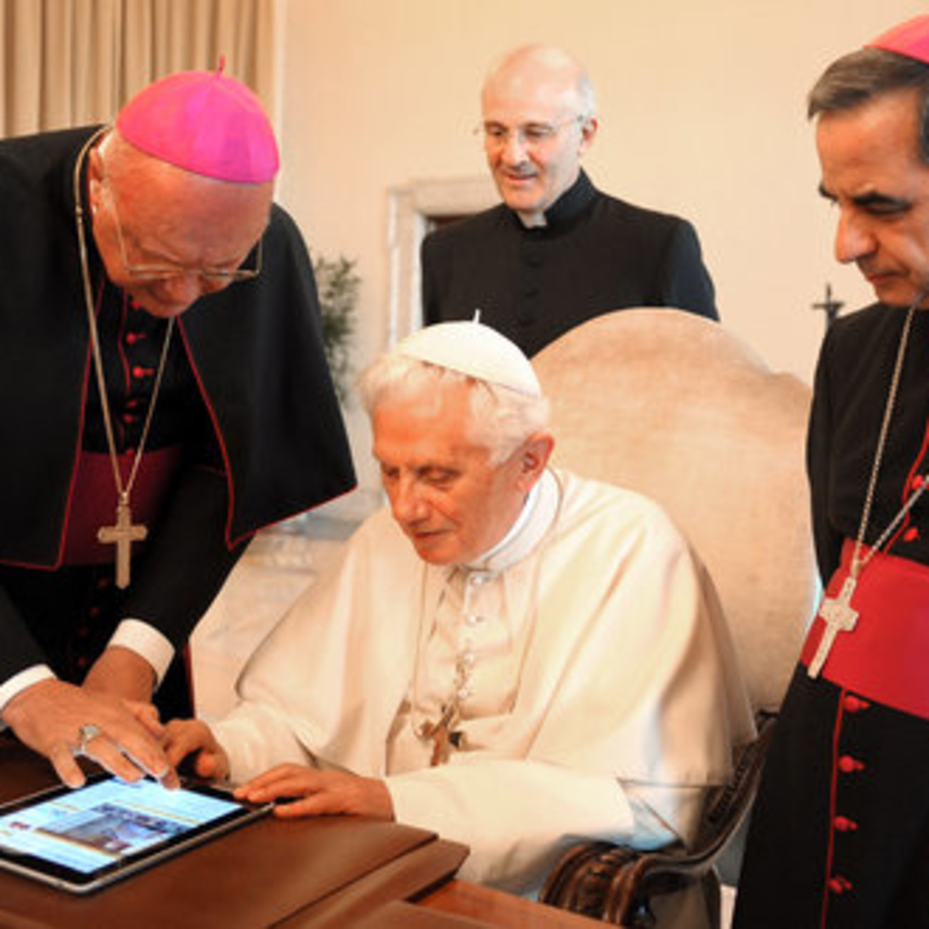427: The Pope Got Catfished!