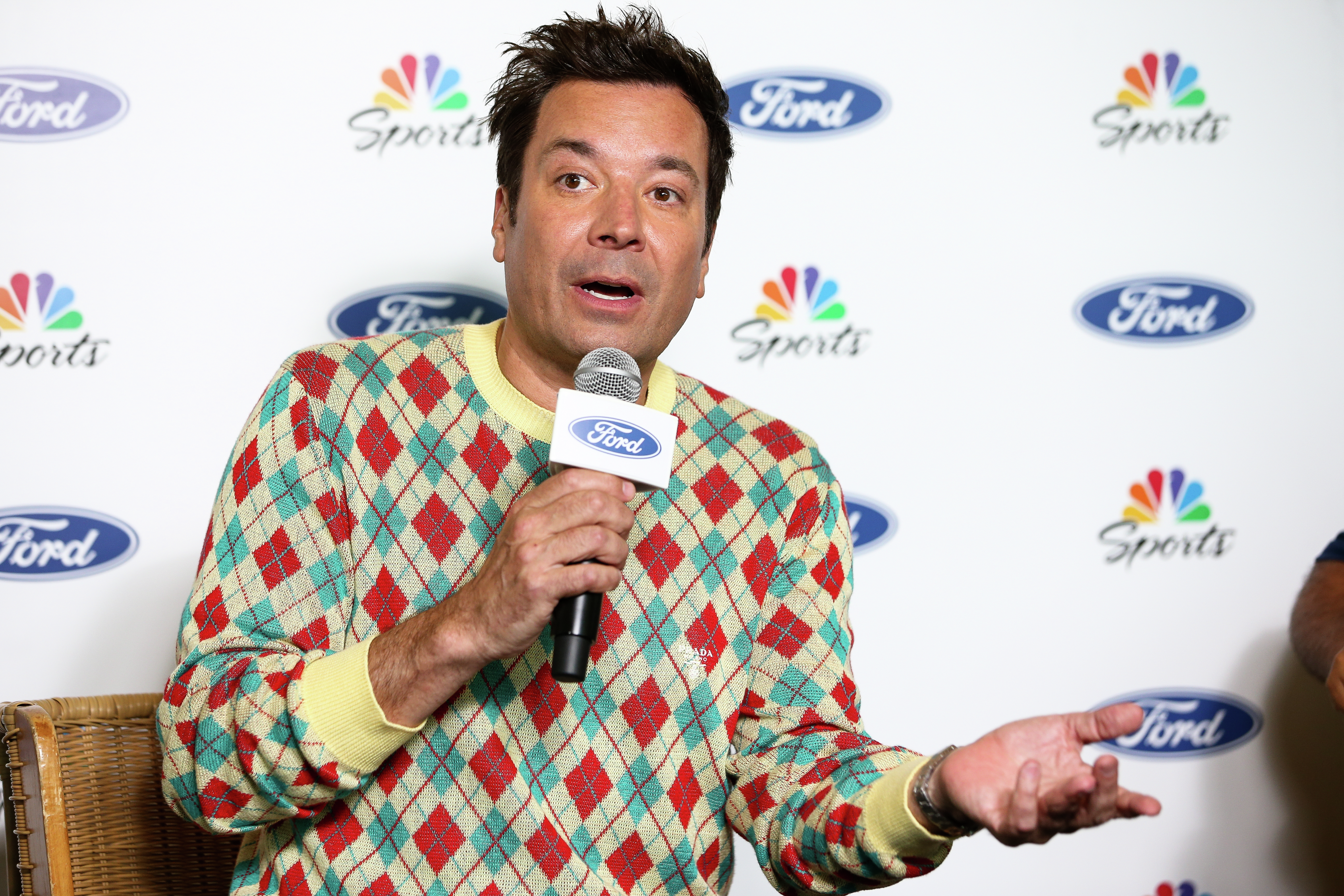 Jimmy Fallon Talks New XMAS Album, Mario vs Courtney in Monotune & More! episode artwork