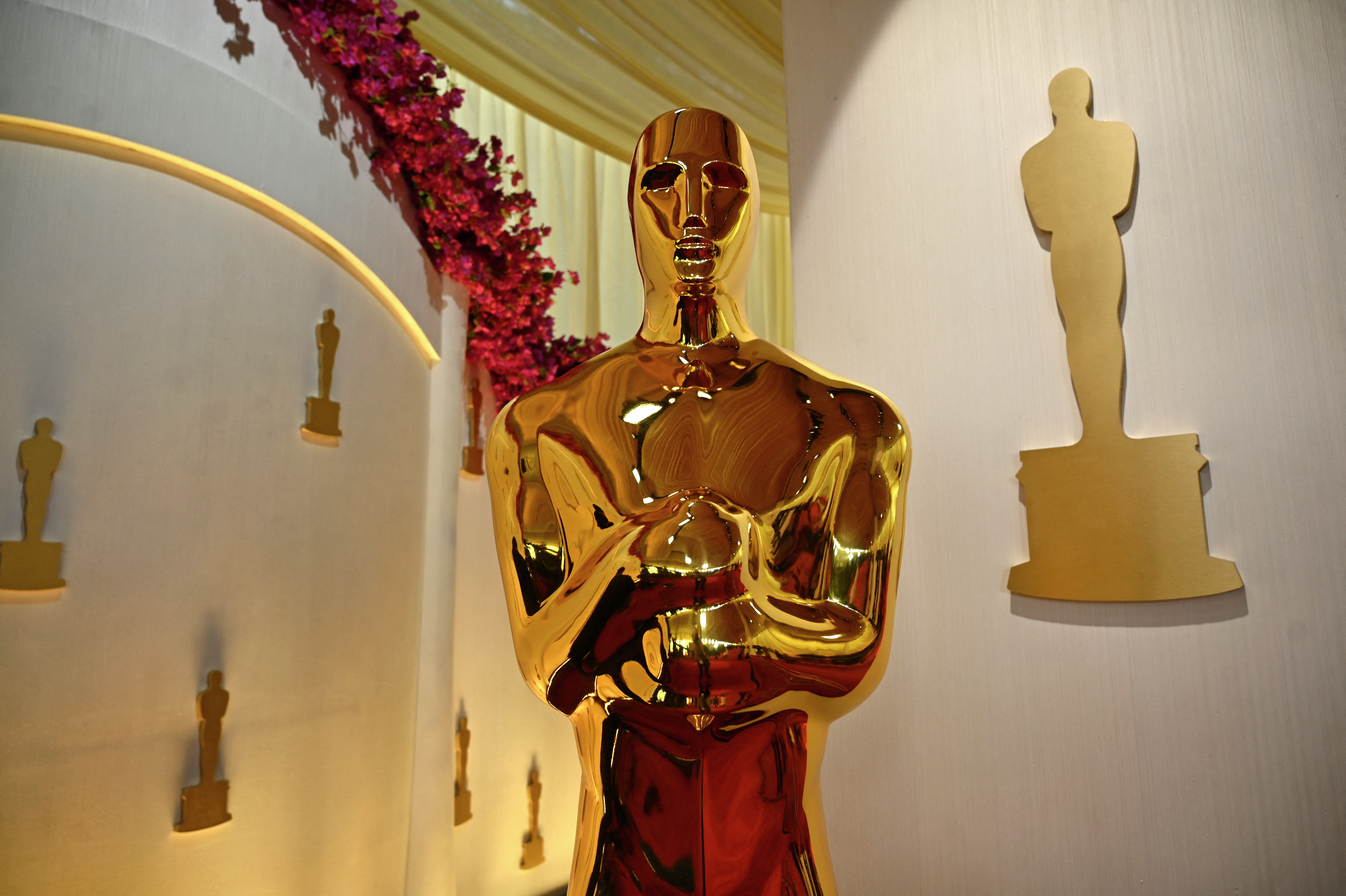 2025 Oscar Nominations, Food Hacks in Courtney's Corner & More! episode artwork