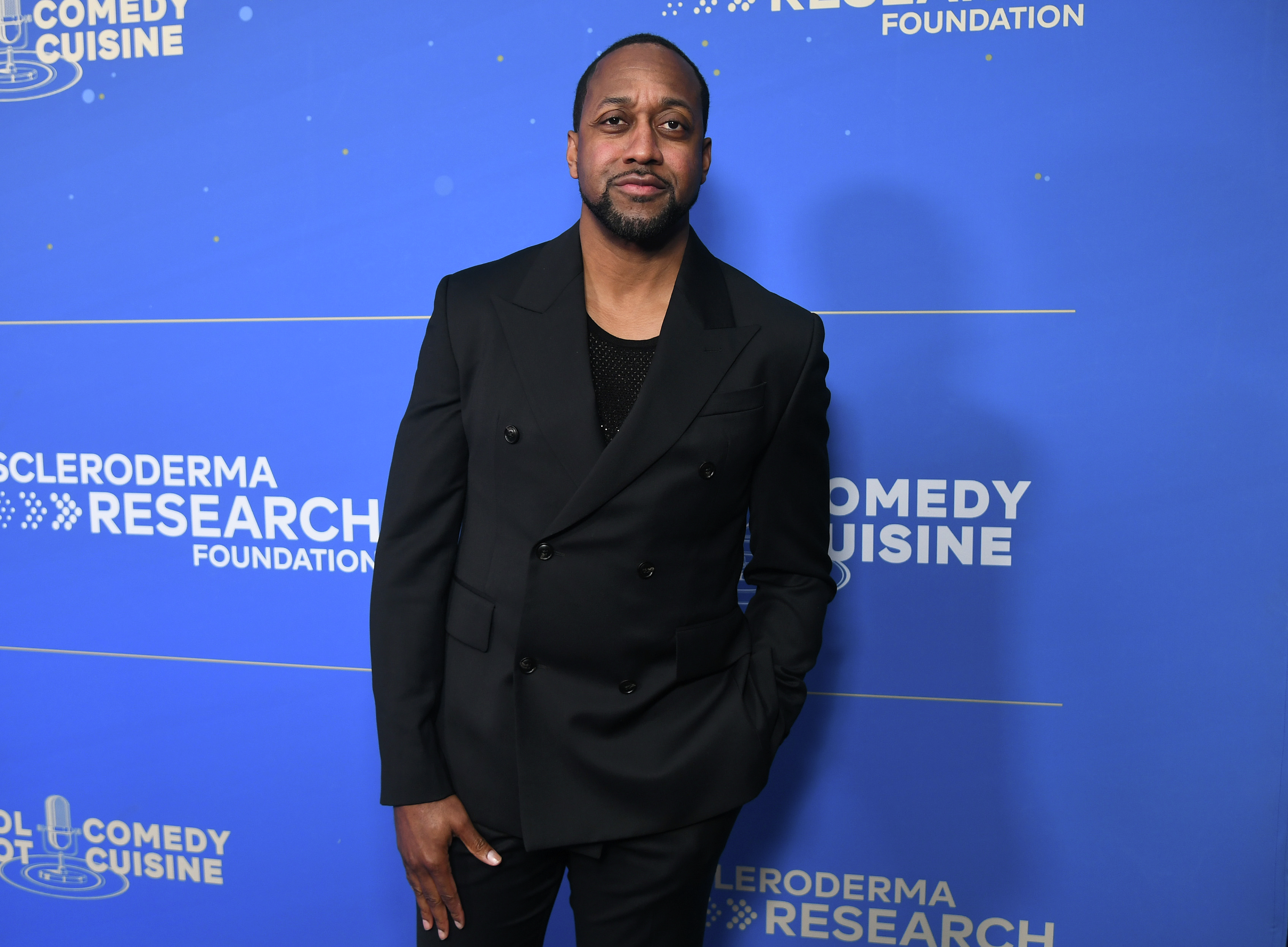 Jaleel White Previews New Memoir, Latest Holiday Buzz, Music Minute & More! episode artwork